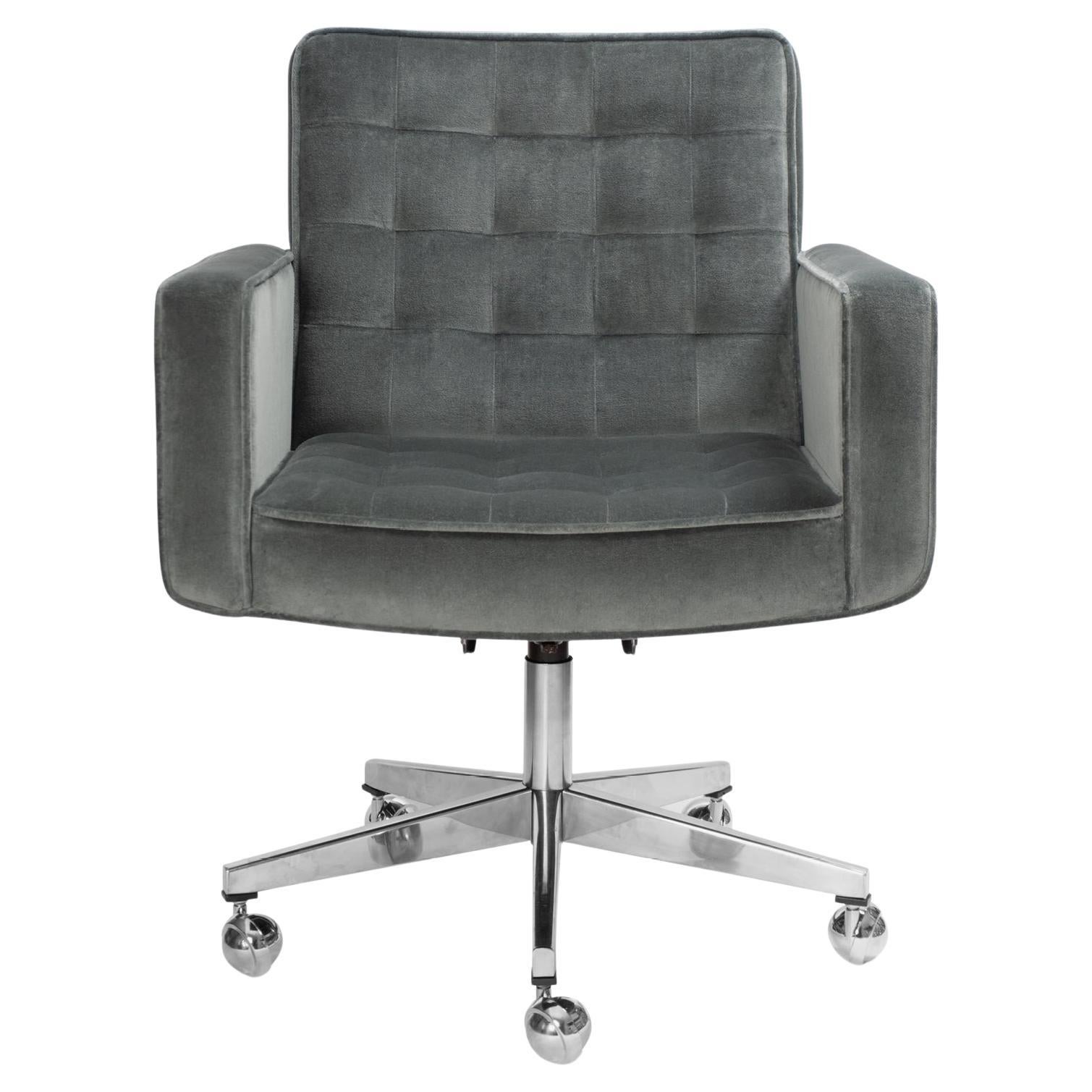 Silla de trabajo Vincent Cafiero en terciopelo gris grafito by Knoll