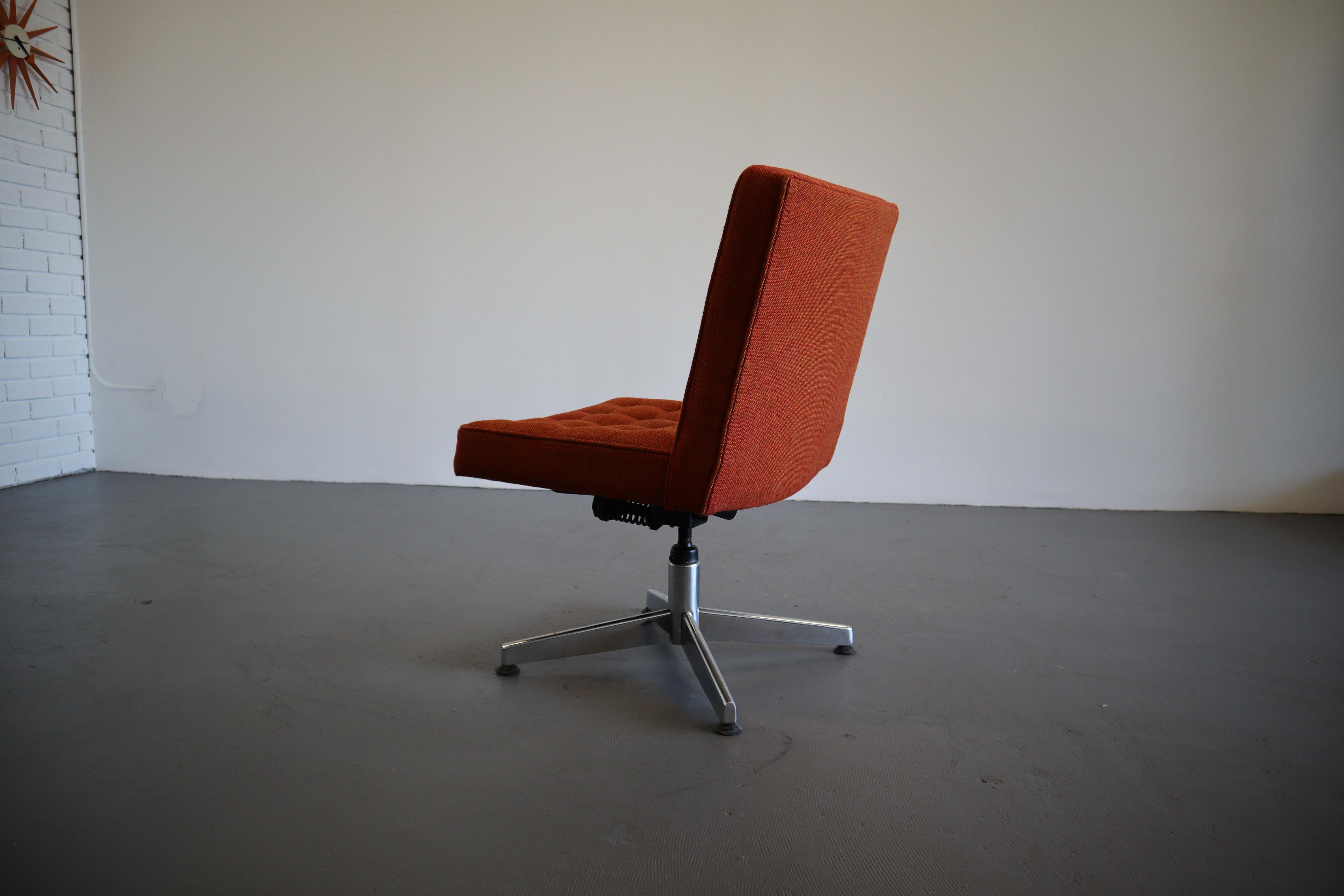 Mid-Century Modern Vincent Cafiero for Knoll Armless Desk Chair