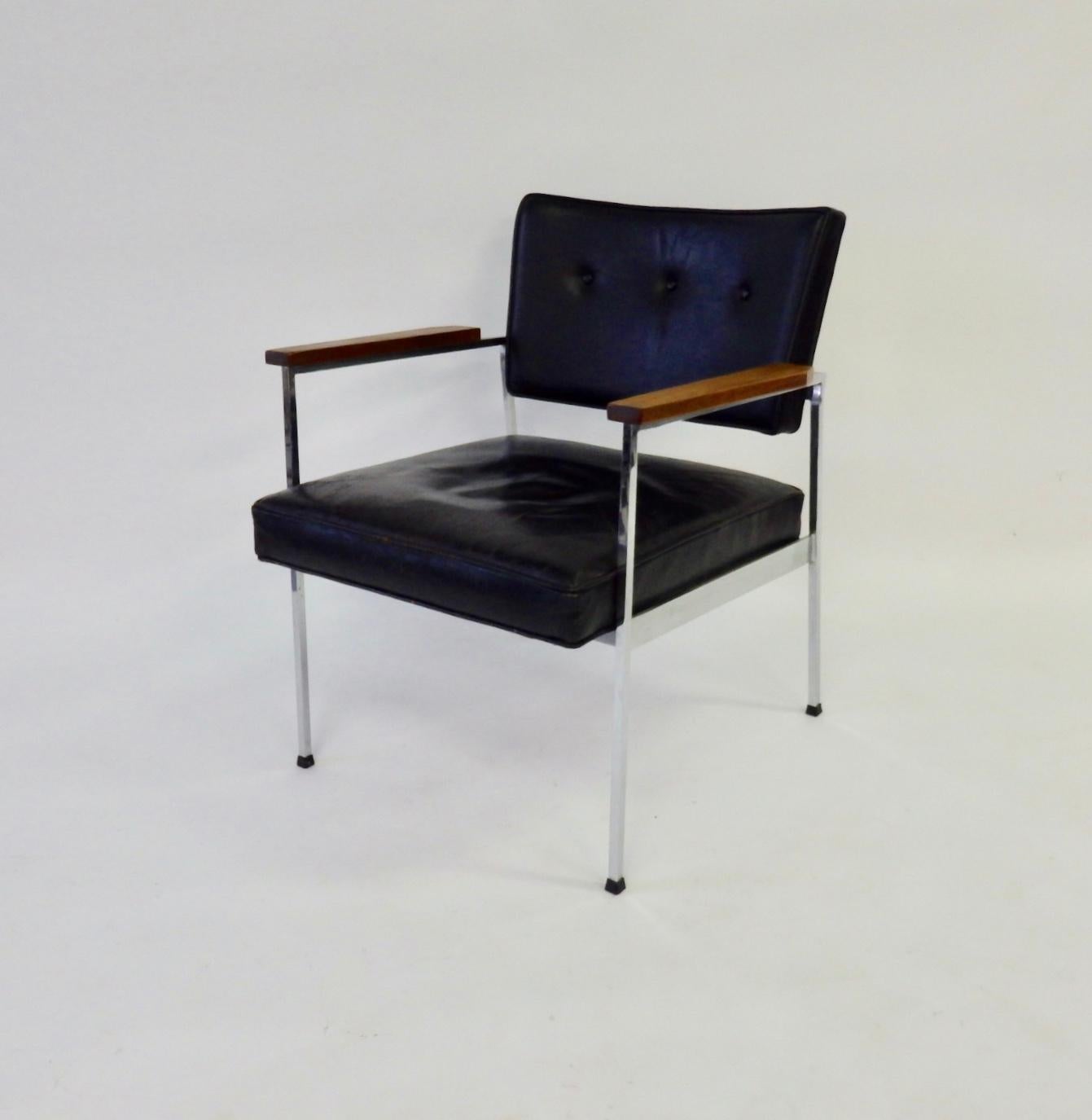 Mid-Century Modern Vincent Cafiero for Knoll black leather on chrome frame chair