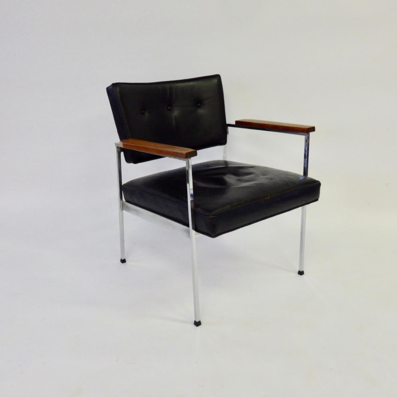 American Vincent Cafiero for Knoll black leather on chrome frame chair