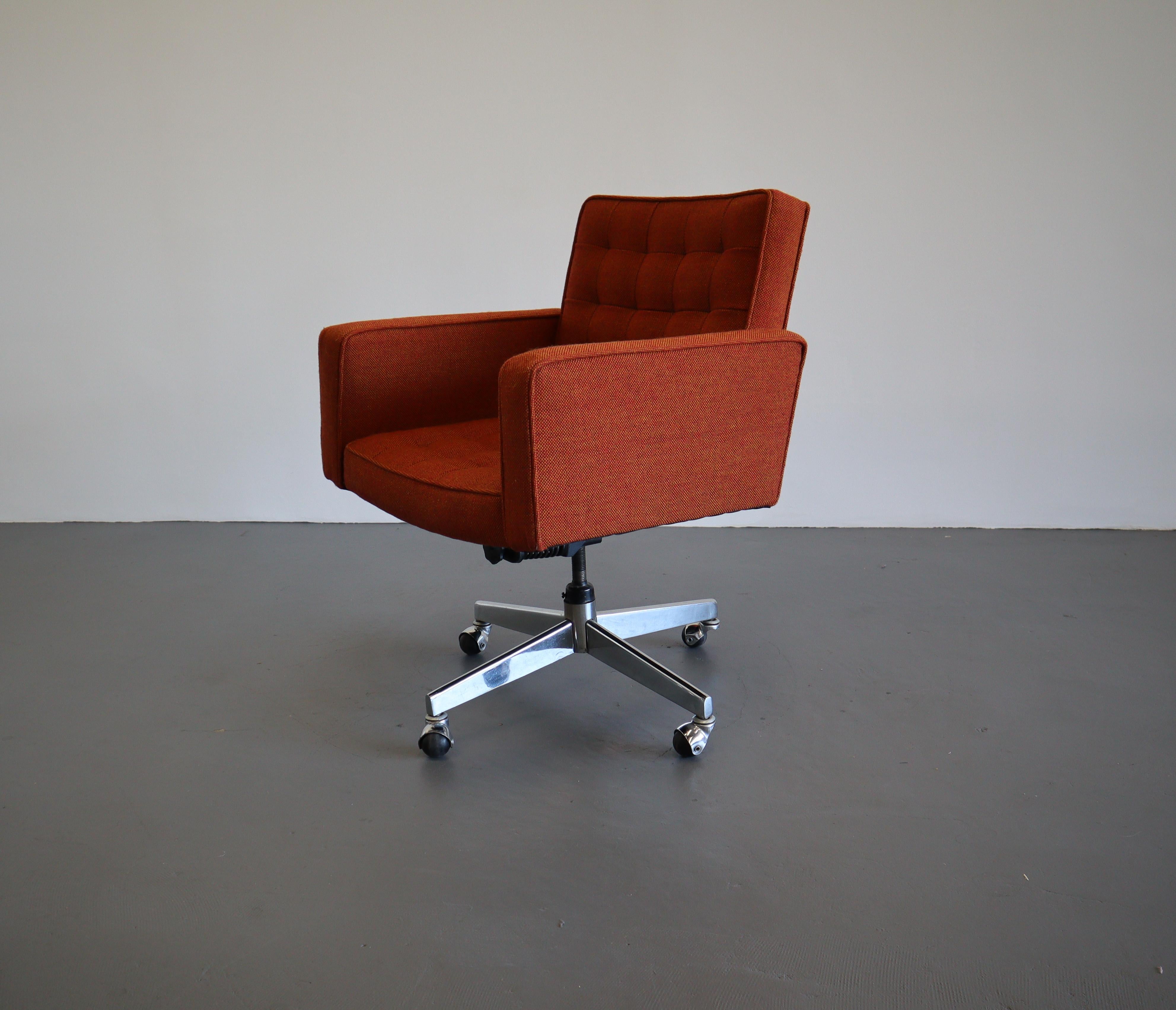 Mid-Century Modern Vincent Cafiero for Knoll Desk Chair with Arms