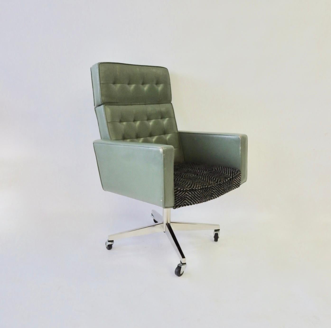 Mid-Century Modern Vincent Cafiero for Knoll Leather Tilt and Swivel Executive Desk Chair