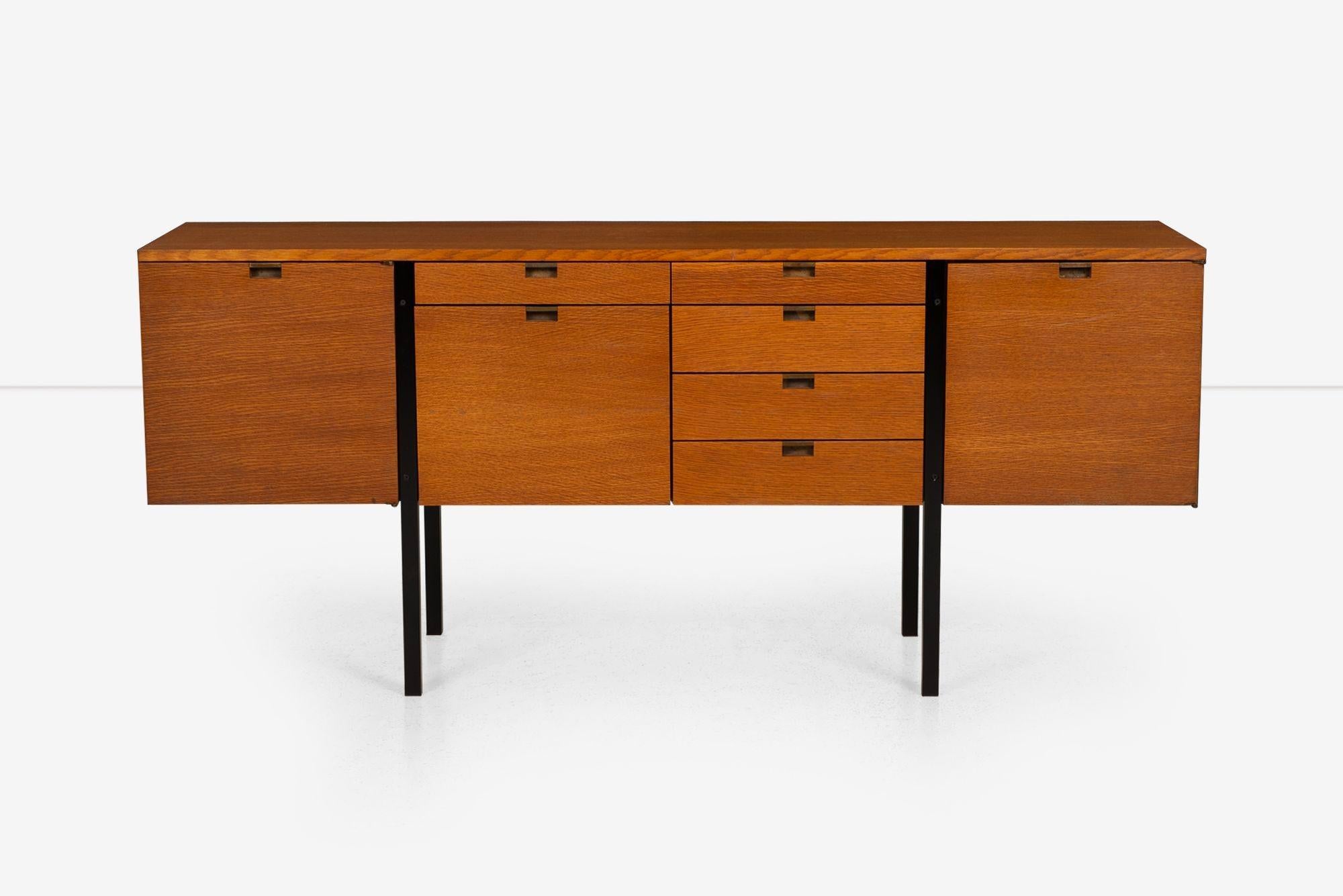 American Vincent Cafiero for Knoll Planning Unit Credenza For Sale