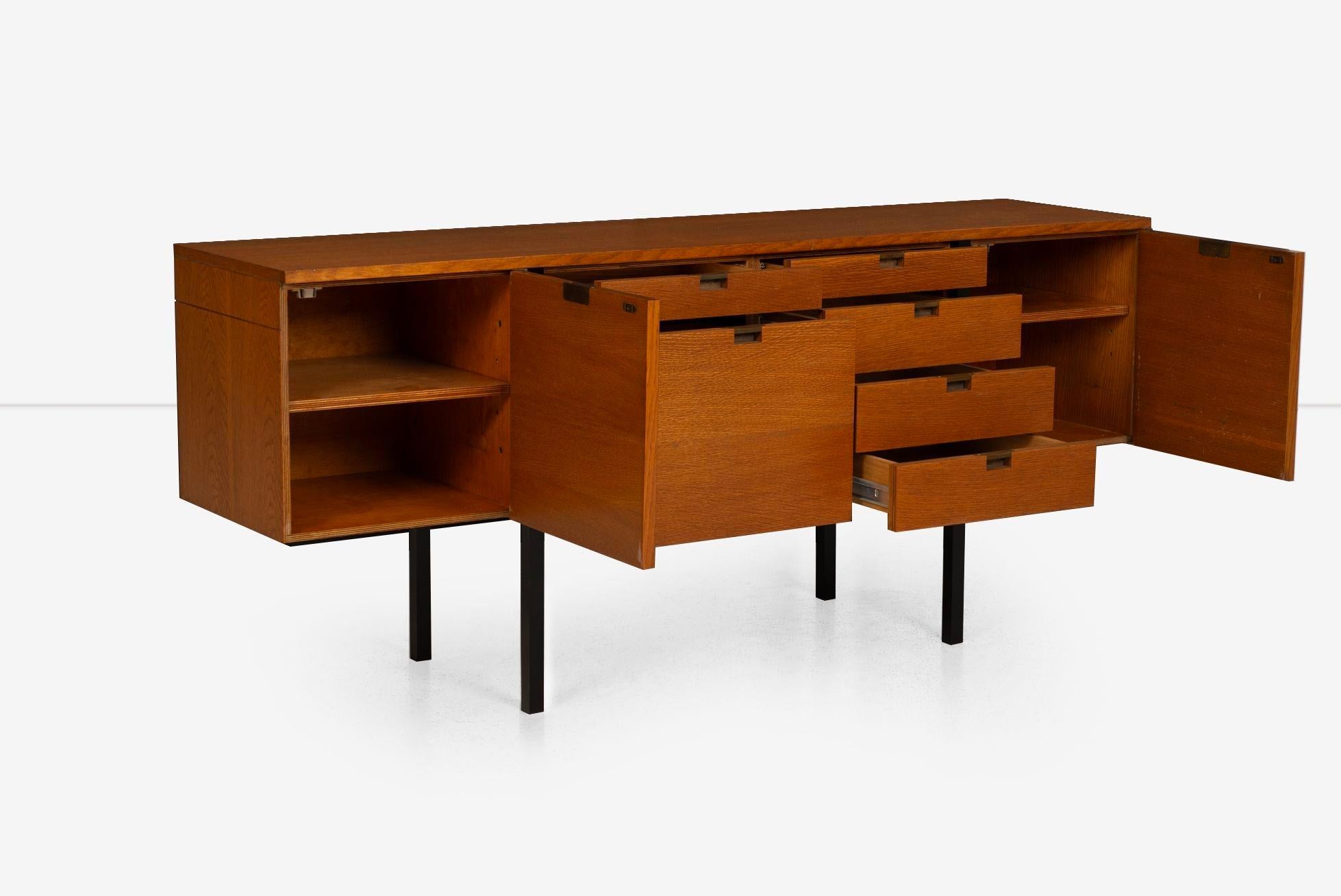 Vincent Cafiero for Knoll Planning Unit Credenza For Sale 1