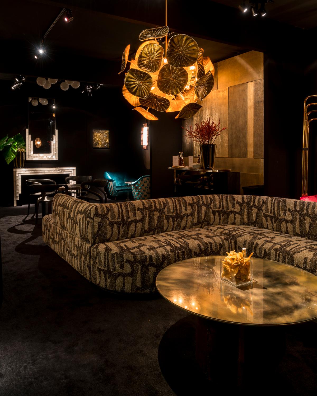 Gebogenes Sofa von Vincent, entworfen für Salon A+D, gepolstert mit Tibor-Stoff im Angebot 2