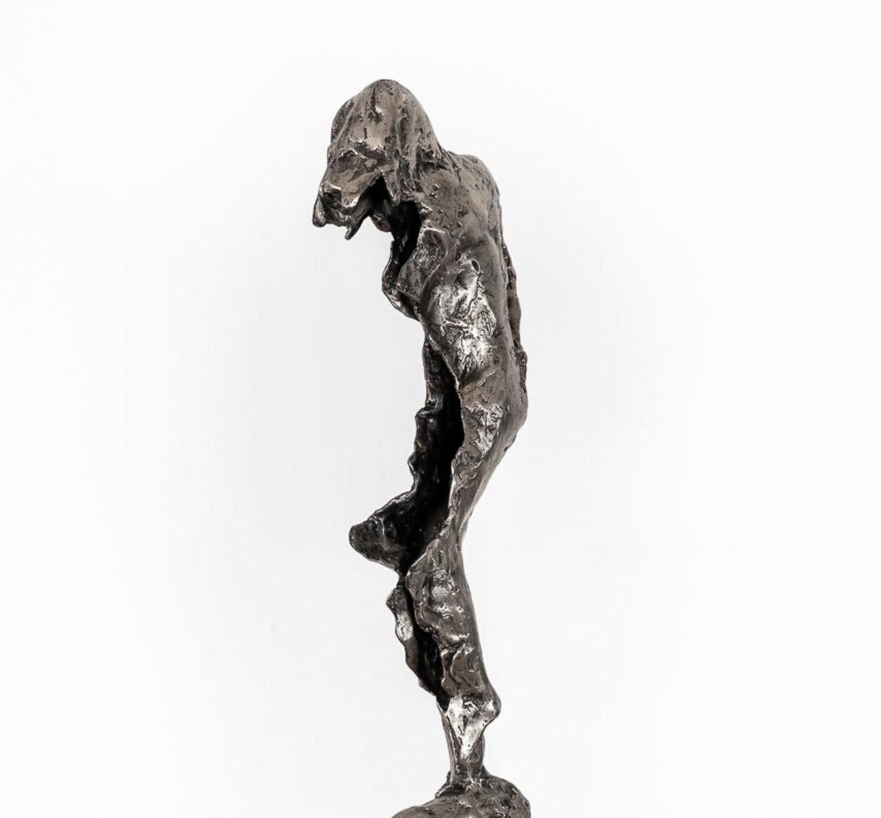 Ragazza del vento II Media - Sculpture di Vincent Da Silva