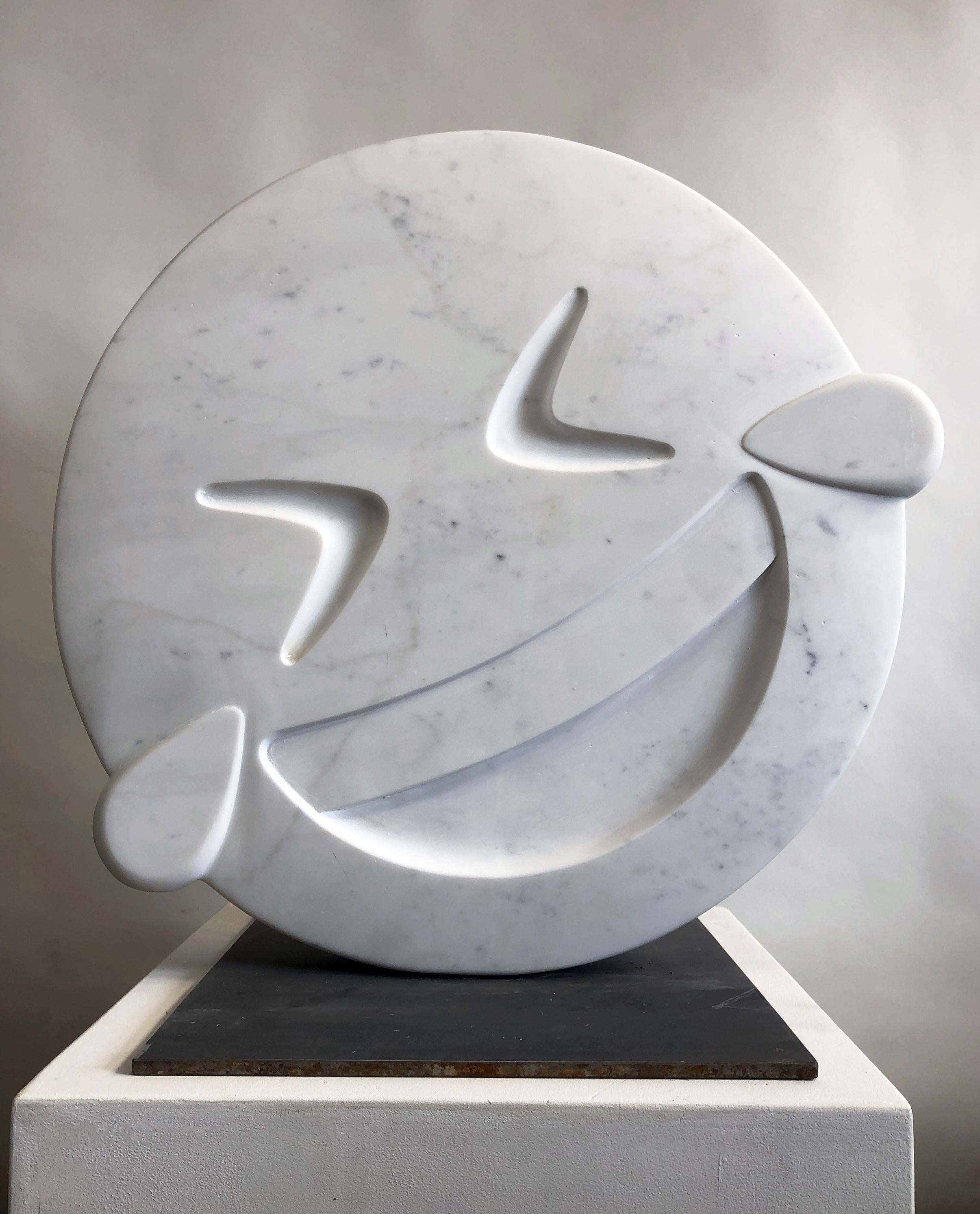 Vincent Du Bois Figurative Sculpture - Smiley "LOL" Carrara Marble