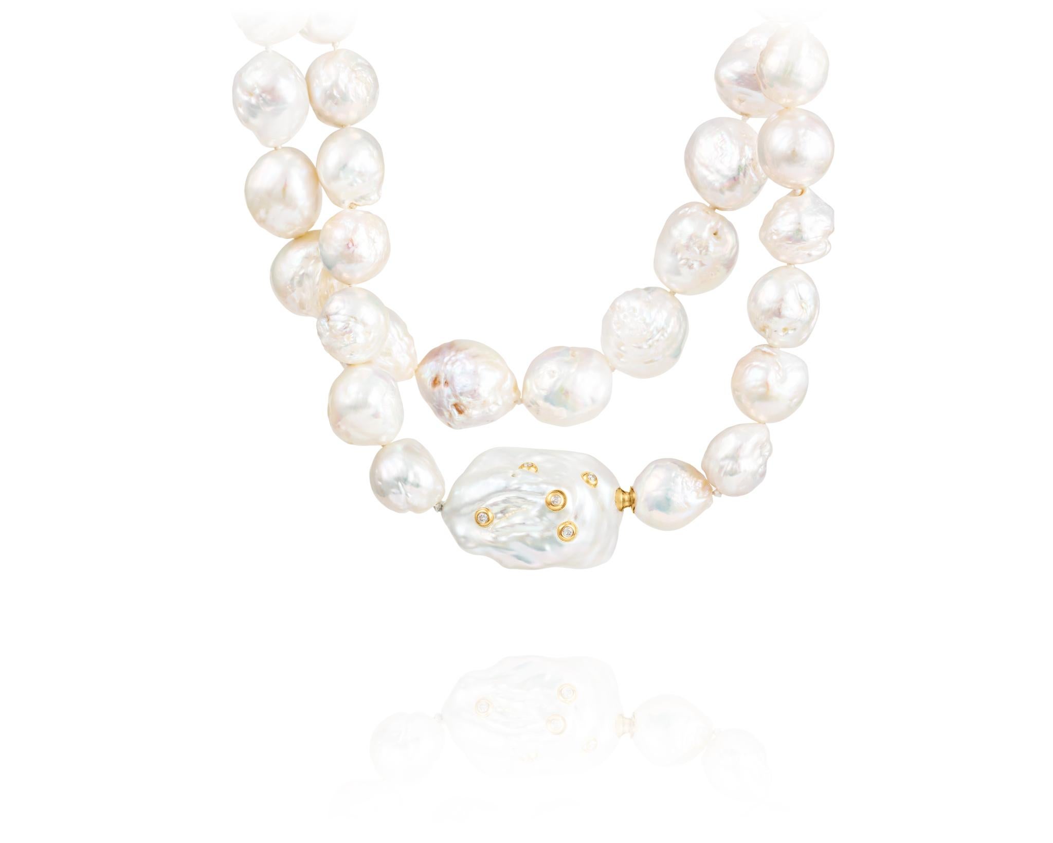 Part of the Vincent Peach Pearl Collection, the Baroque Camelot White Fireball Necklace features a weighty and luxurious 36