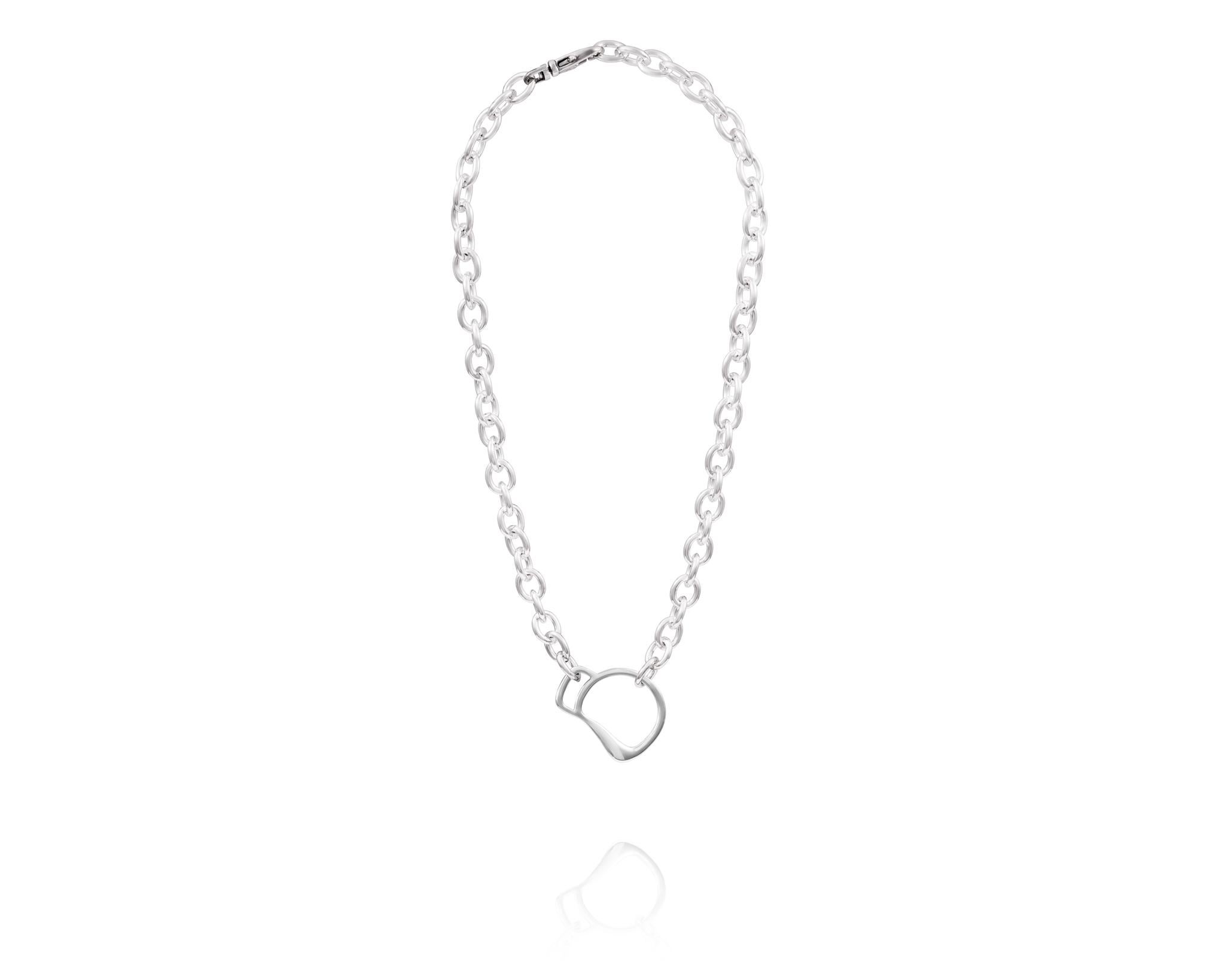 Part of the Vincent Peach Equestrian Collection, the Cheval Bit Chain Necklace has a Sterling Silver Bit Pendant on a Chunky, 17