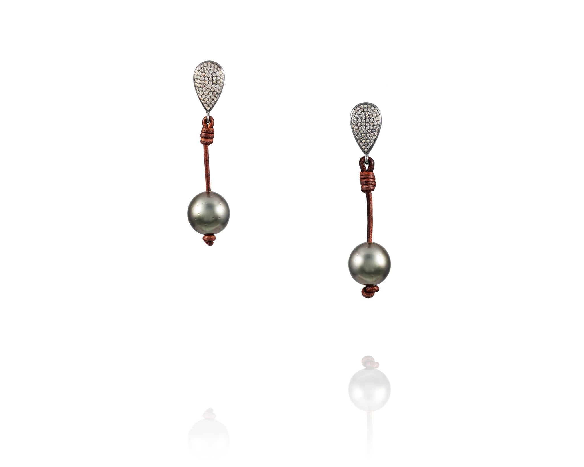Contemporary Vincent Peach Tahitian Pearl Leather Gold Diamond Teardrop Earrings For Sale