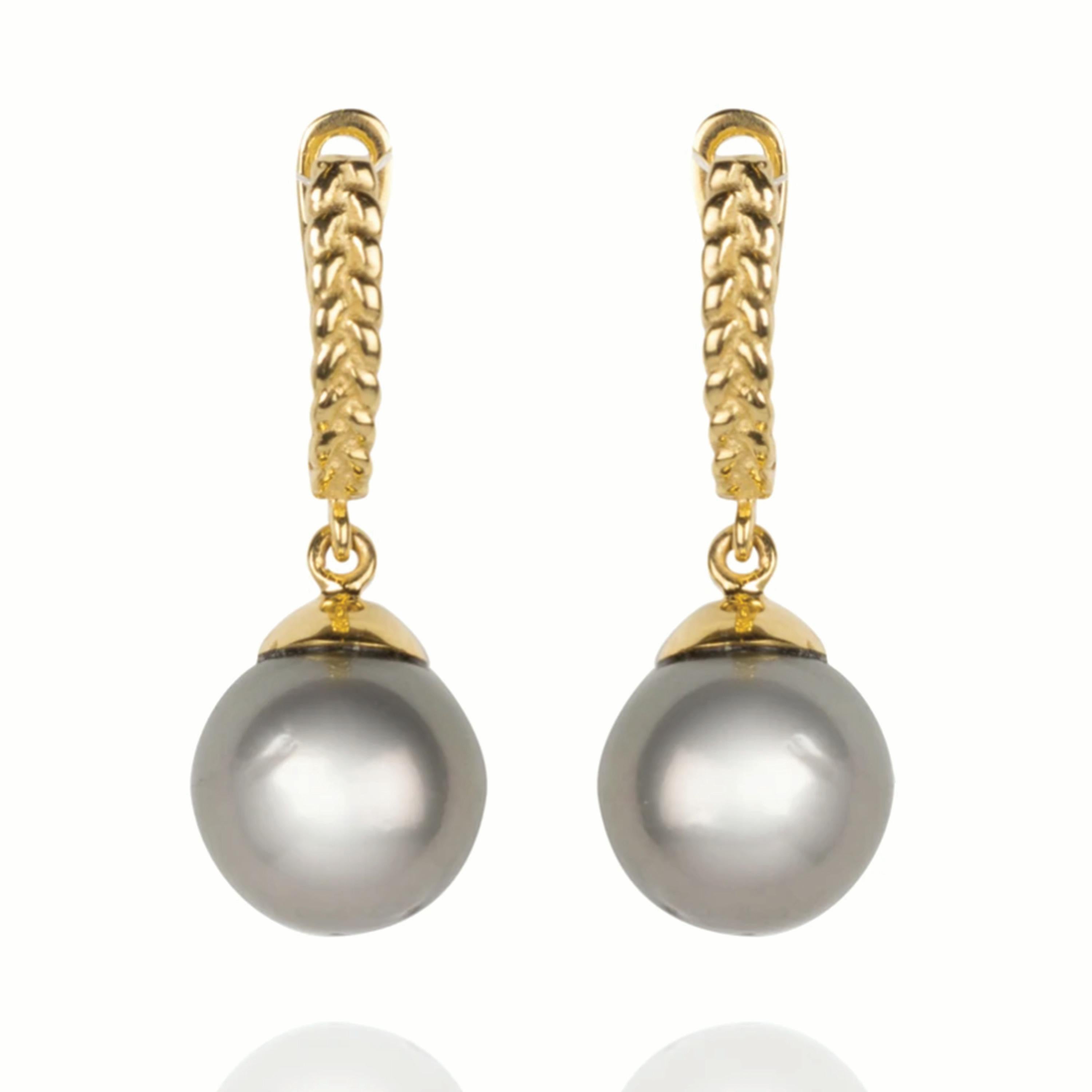 Round Cut Vincent Peach Tahitian Pearl 18kt Gold Drop Earrings For Sale