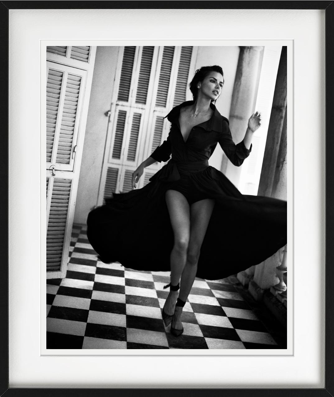 Adriana Lima, Menton, Fotografía artística, 2017 en venta 1