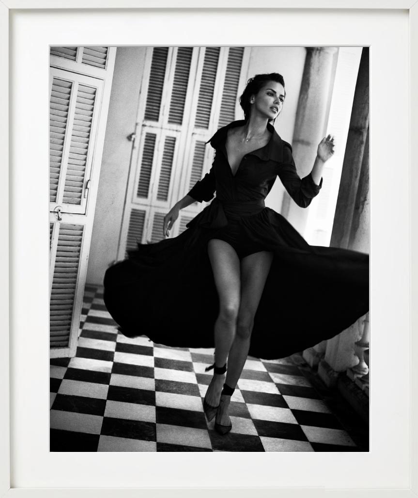 Adriana Lima, Menton, Fotografía artística, 2017 en venta 4