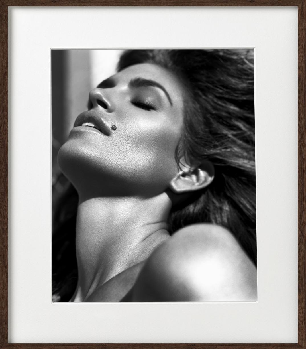 Cindy Crawford - black-and-white sensual portrait of the supermodel leaning back For Sale 1