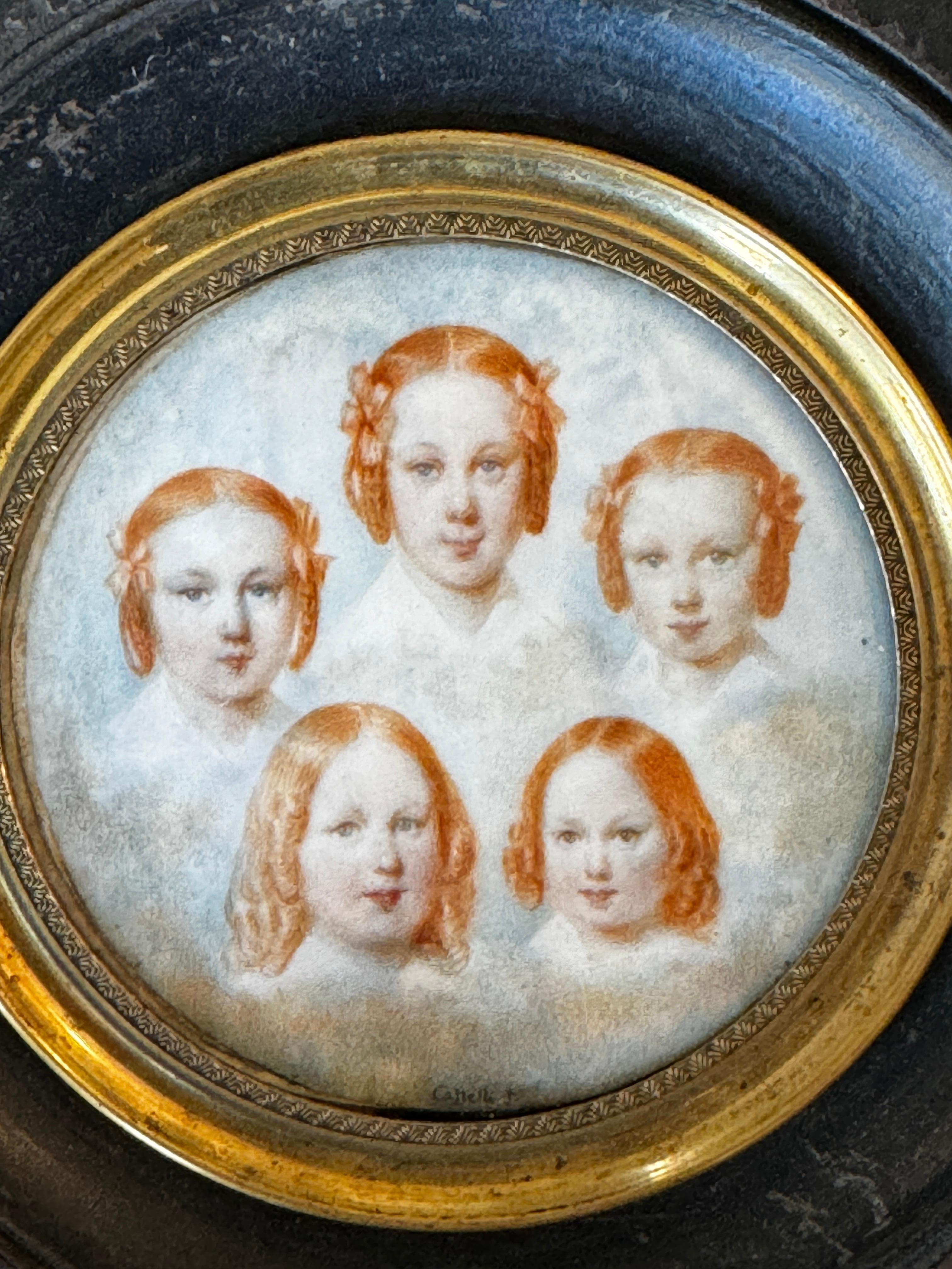 Peinture miniature du XIXe siècle représentant cinq sœurs, réalisée par Vincenzo Castelli. Signé.  I en vente 2