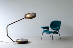 Lampadaire Vincenzo De Cotiis mod. After Glow Temper en laiton bruni et tempere.