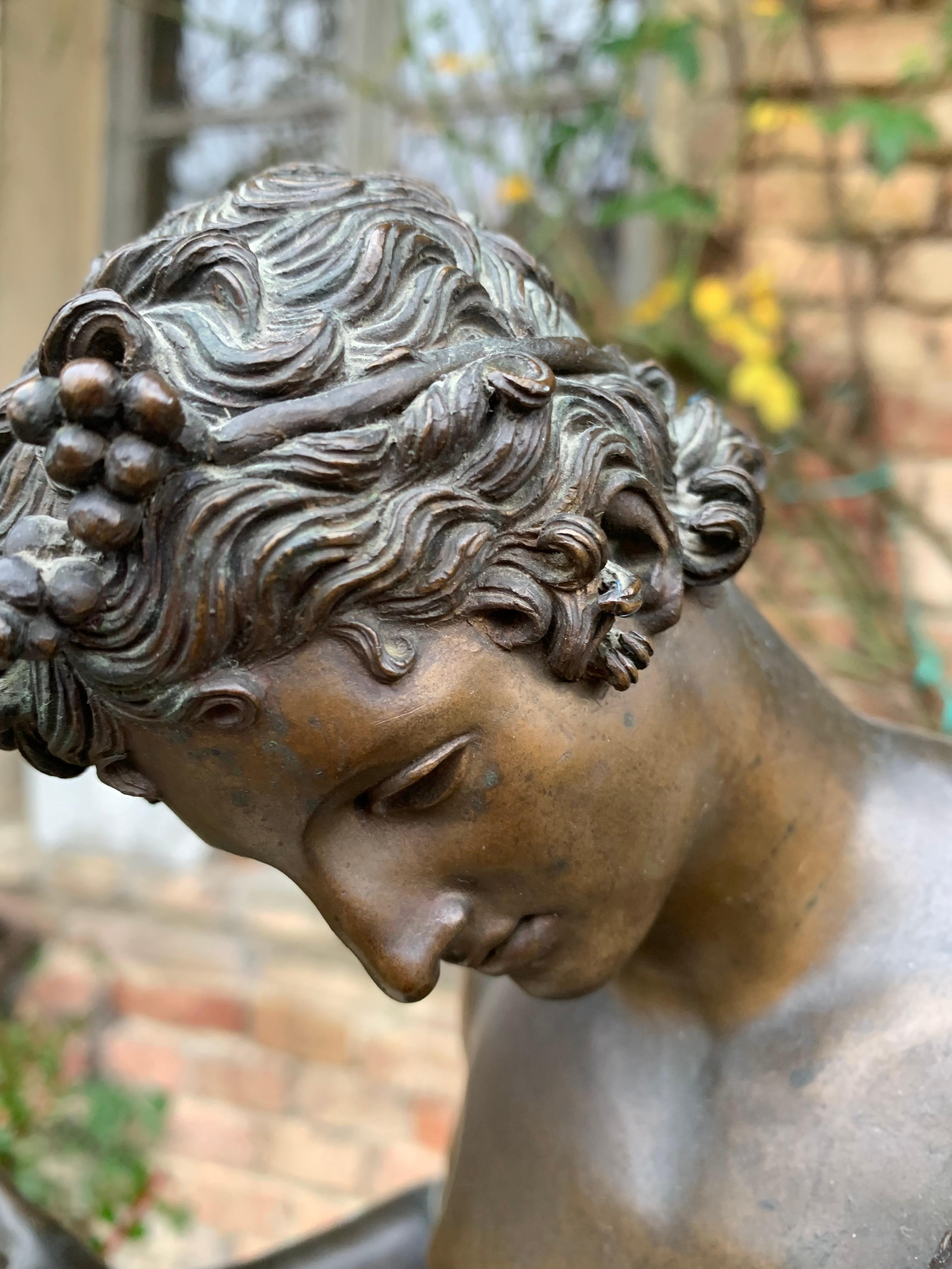 narcissus statue