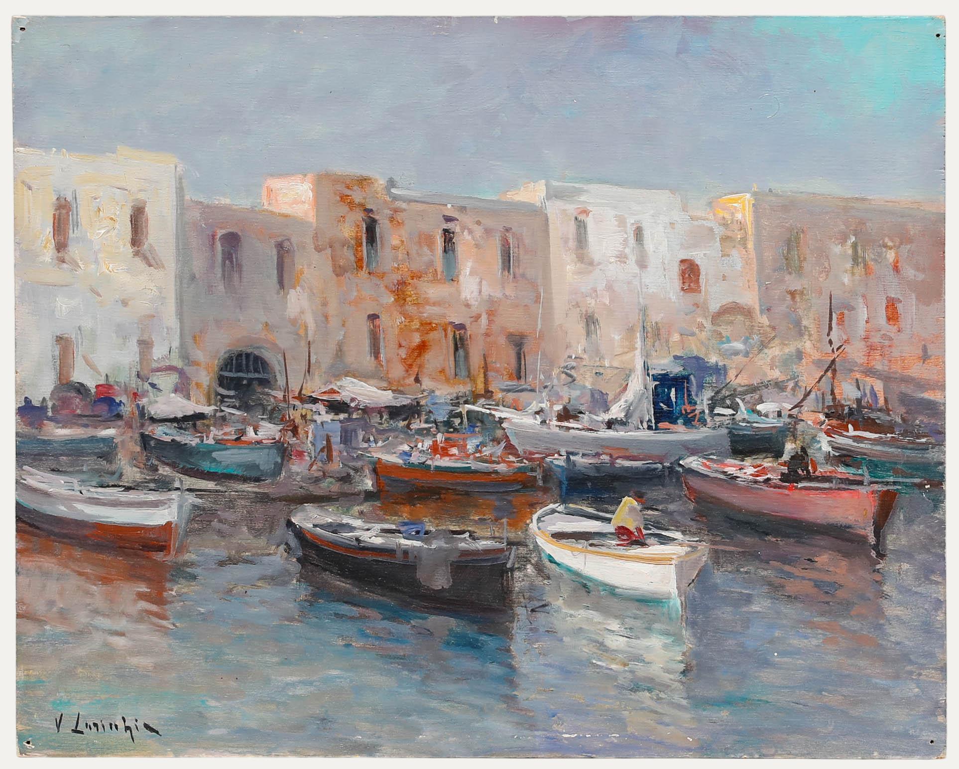 Questo vivace dipinto a olio dell'artista Vincenzo Laricchia (nato nel 1940) cattura l'atmosfera vivace del porto di Napoli con barche colorate che galleggiano in primo piano su uno sfondo di edifici bagnati dal sole. Firmato in basso a sinistra e