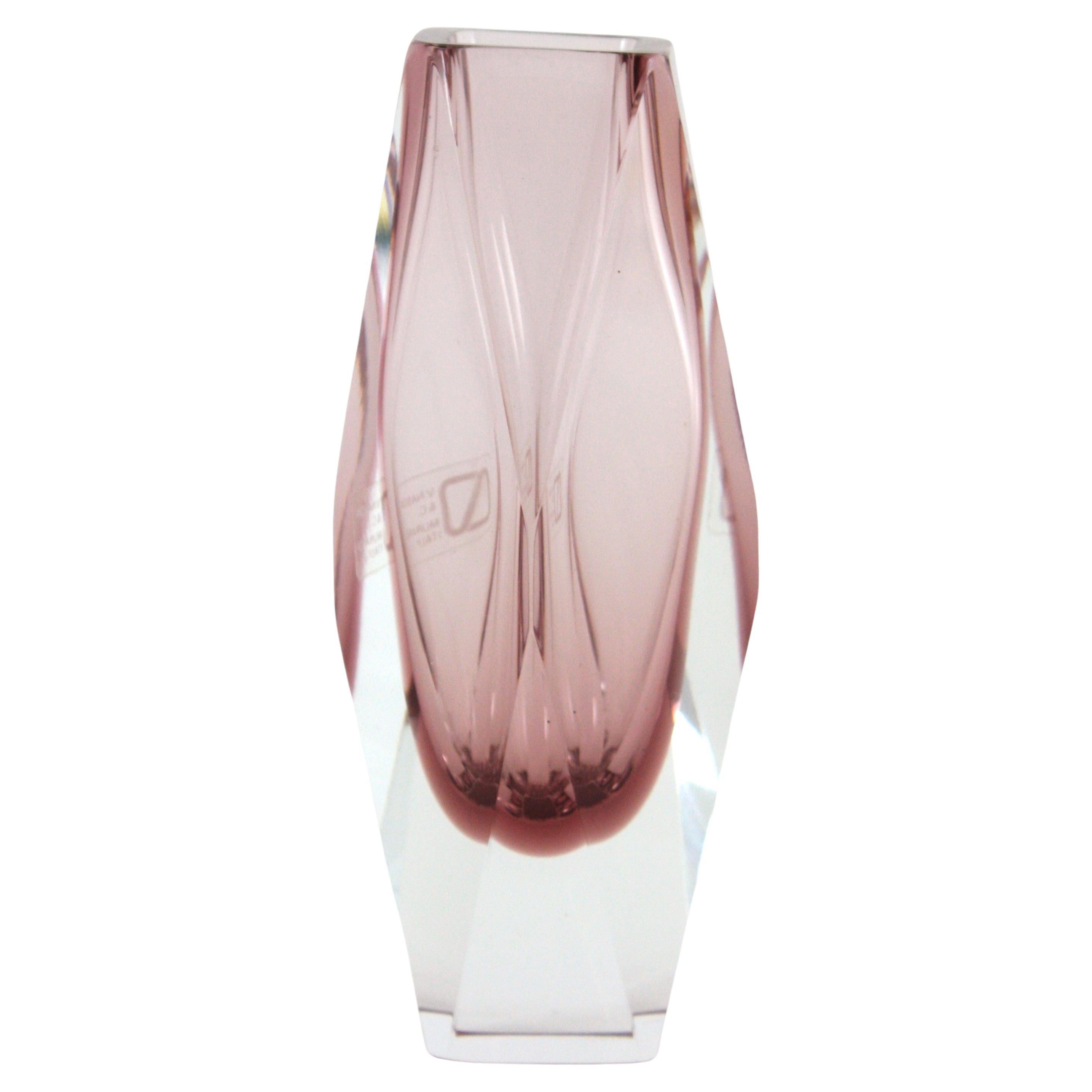 Vaso in vetro artistico sfaccettato rosa di Vincenzo Nason Murano Glass Sommerso, Italia 1960