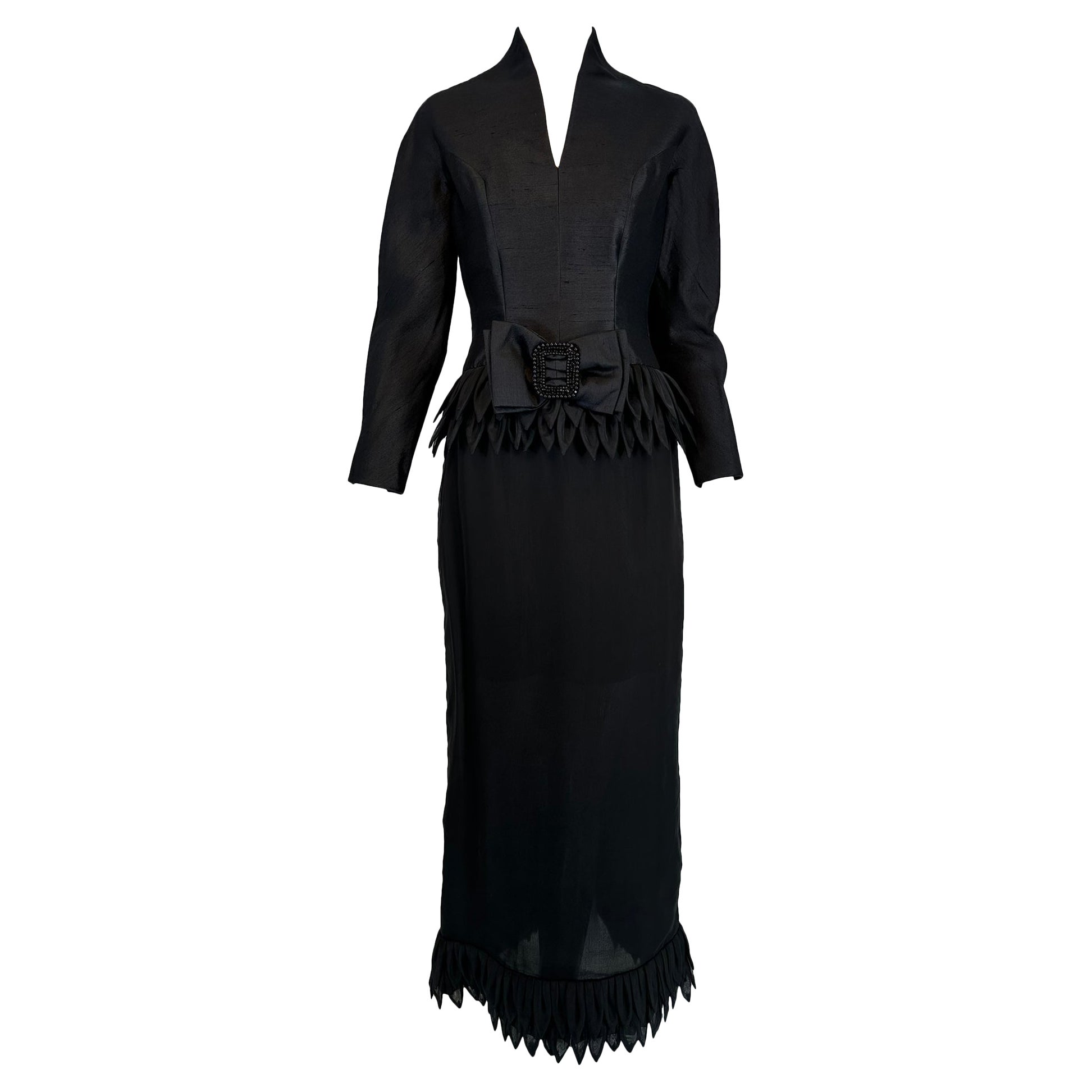 Robe de soirée Vinchi Demi Couture en soie noire roulée à la main à pétales Hong Kong des années 1960