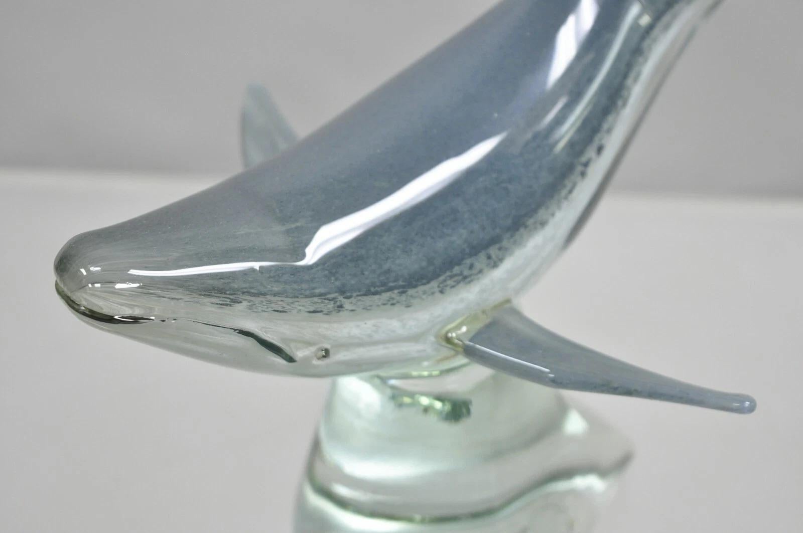 Vinci by Dynasty Glass Sculpture moderne de baleine à bosse de 12 po Bon état - En vente à Philadelphia, PA