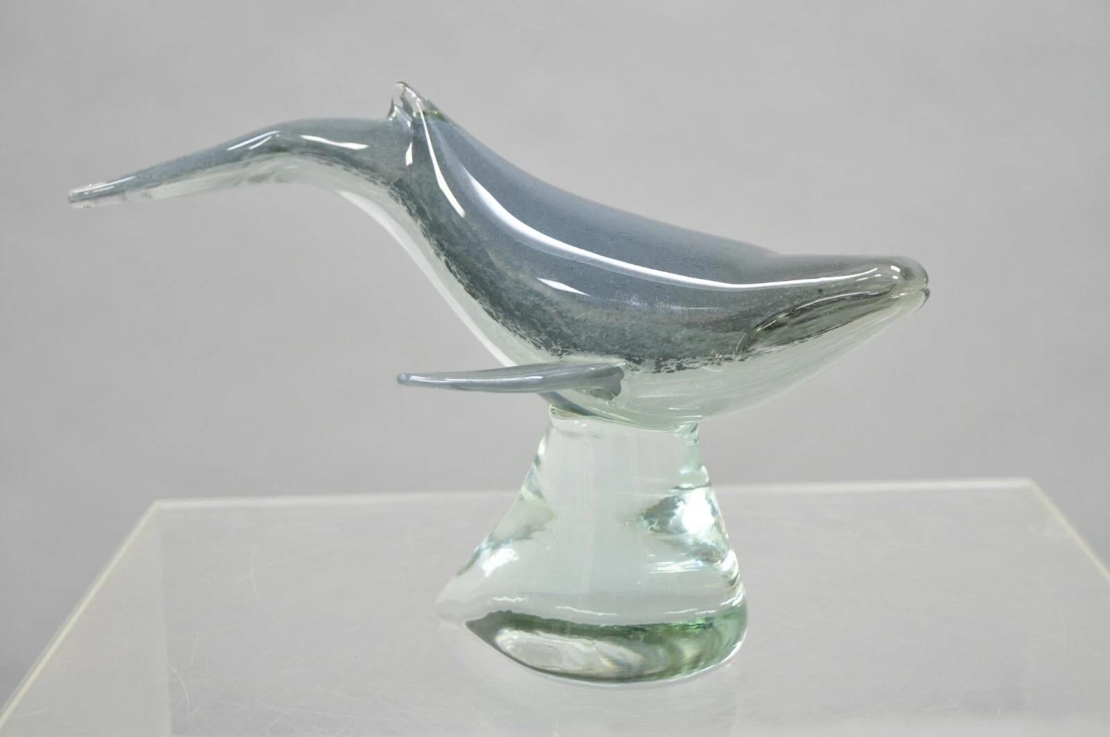 20ième siècle Vinci by Dynasty Glass Sculpture moderne de baleine à bosse de 12 po en vente