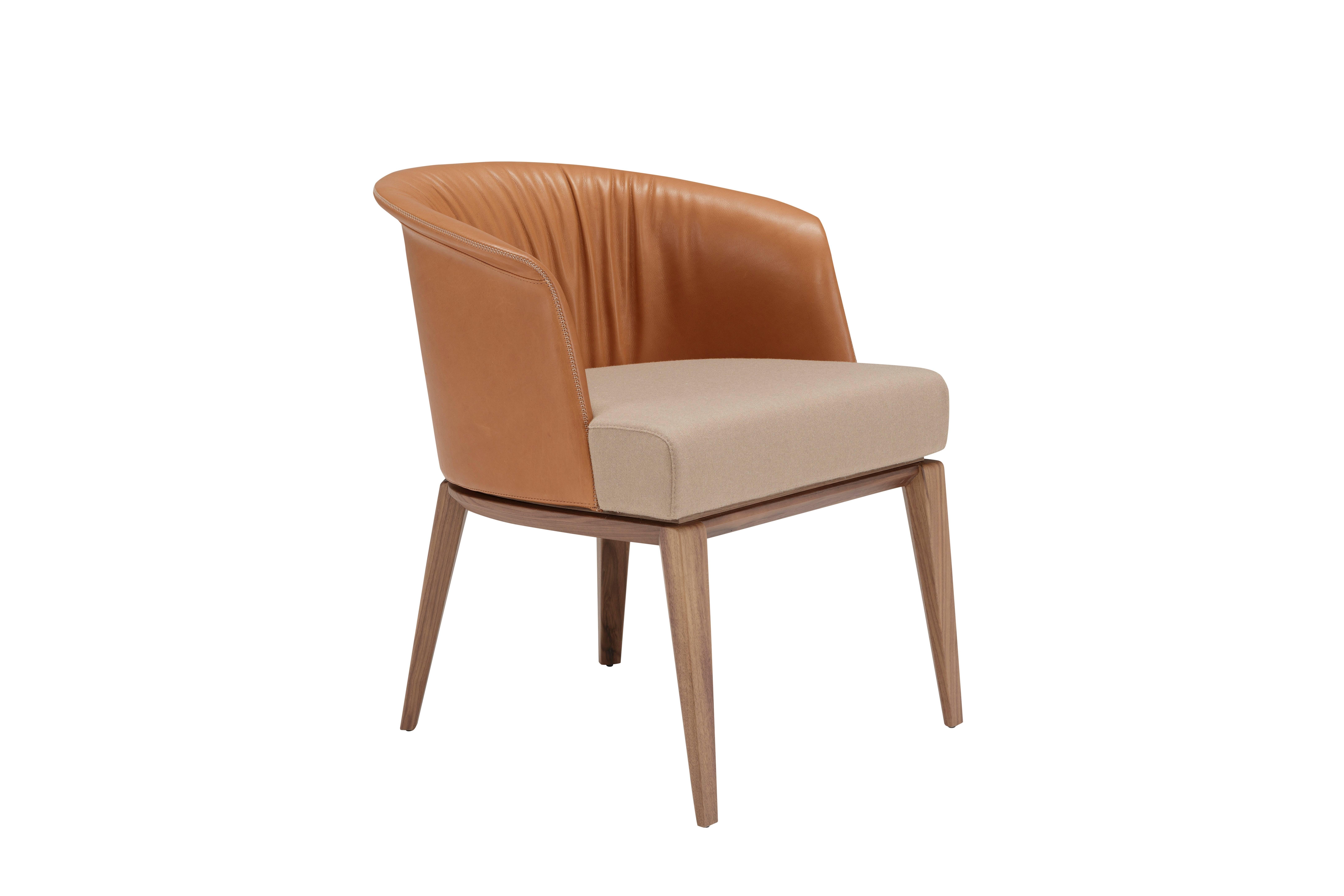 With its lightweight design, the Vincy armchair is perfect for a bedroom or a living room, and offers a comfortable seat, while adding a vintage touch to improve the aesthetic balance of the room. The possibility of using a different covering,