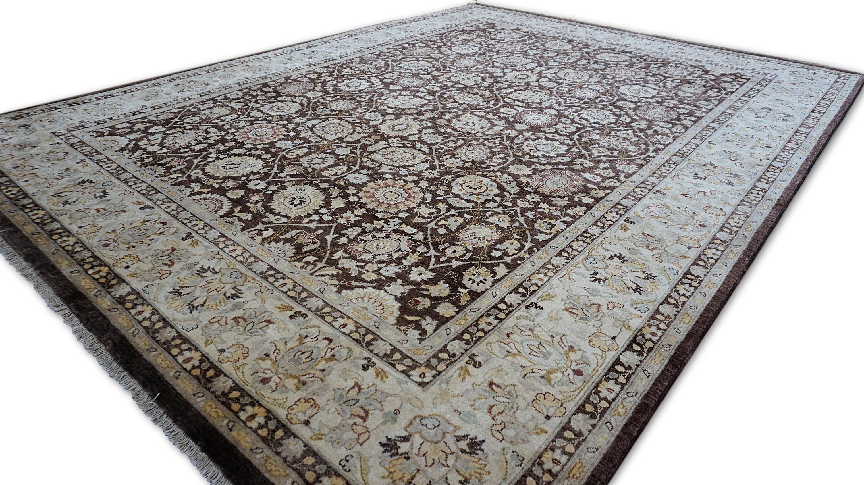 Vine and Rosette Motifs Chocolate Field with Ivory Wool Rug 8'11''x12' In New Condition For Sale In Torrance, CA