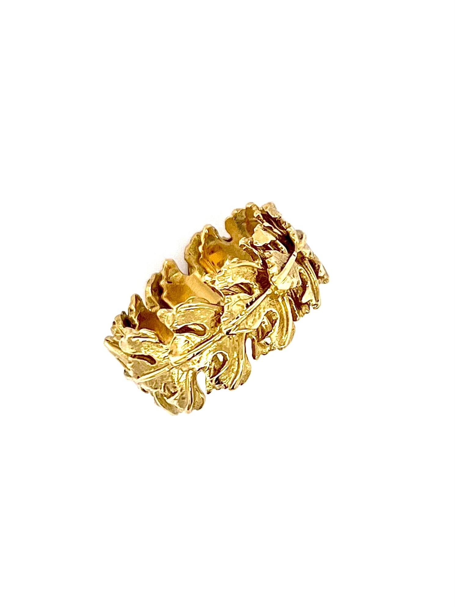 Contemporary Vine Leaf Ring - 18ct yellow gold For Sale