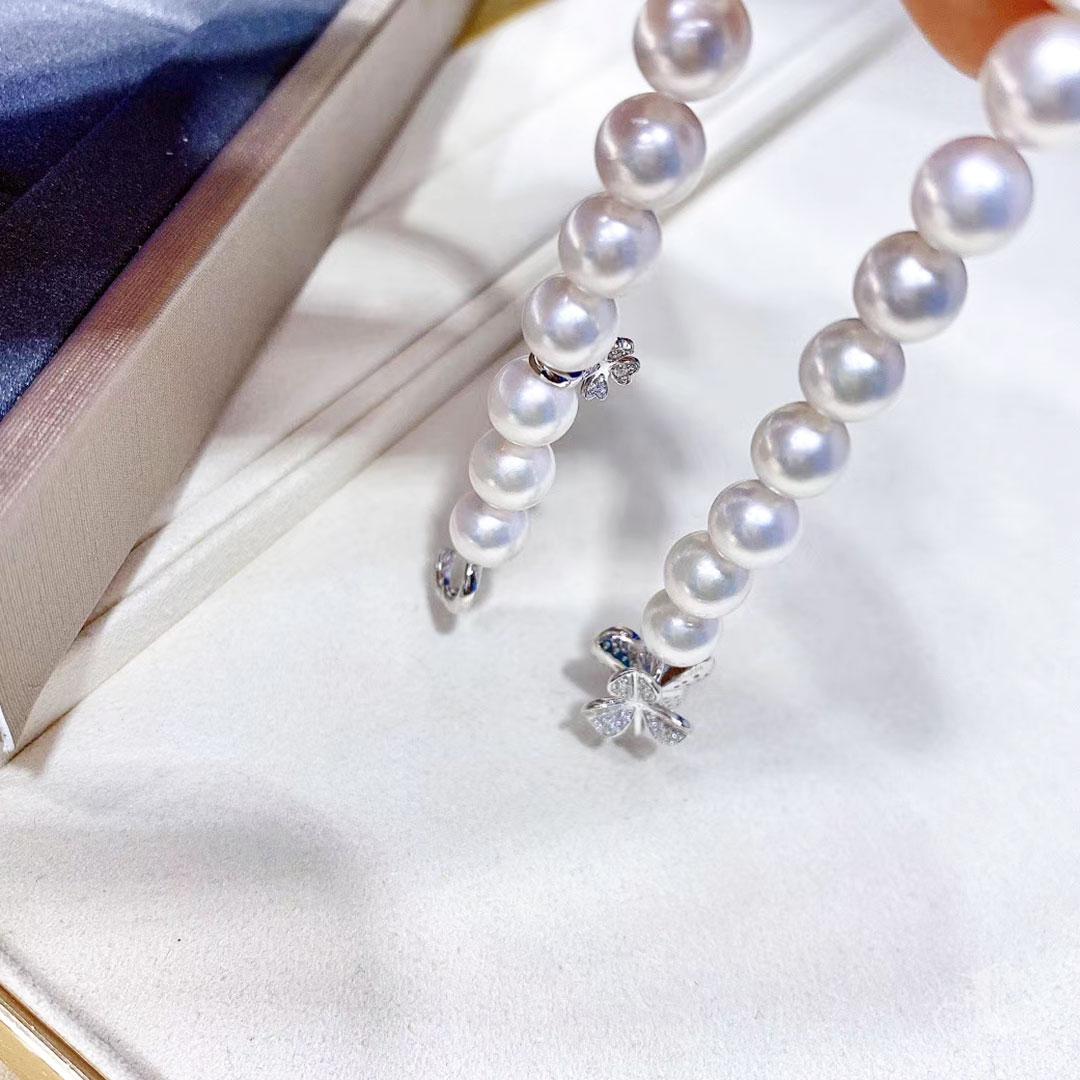 【Vine Symphony】Akoya Pearl Clover Diamond Bracelet In New Condition For Sale In New York, NY