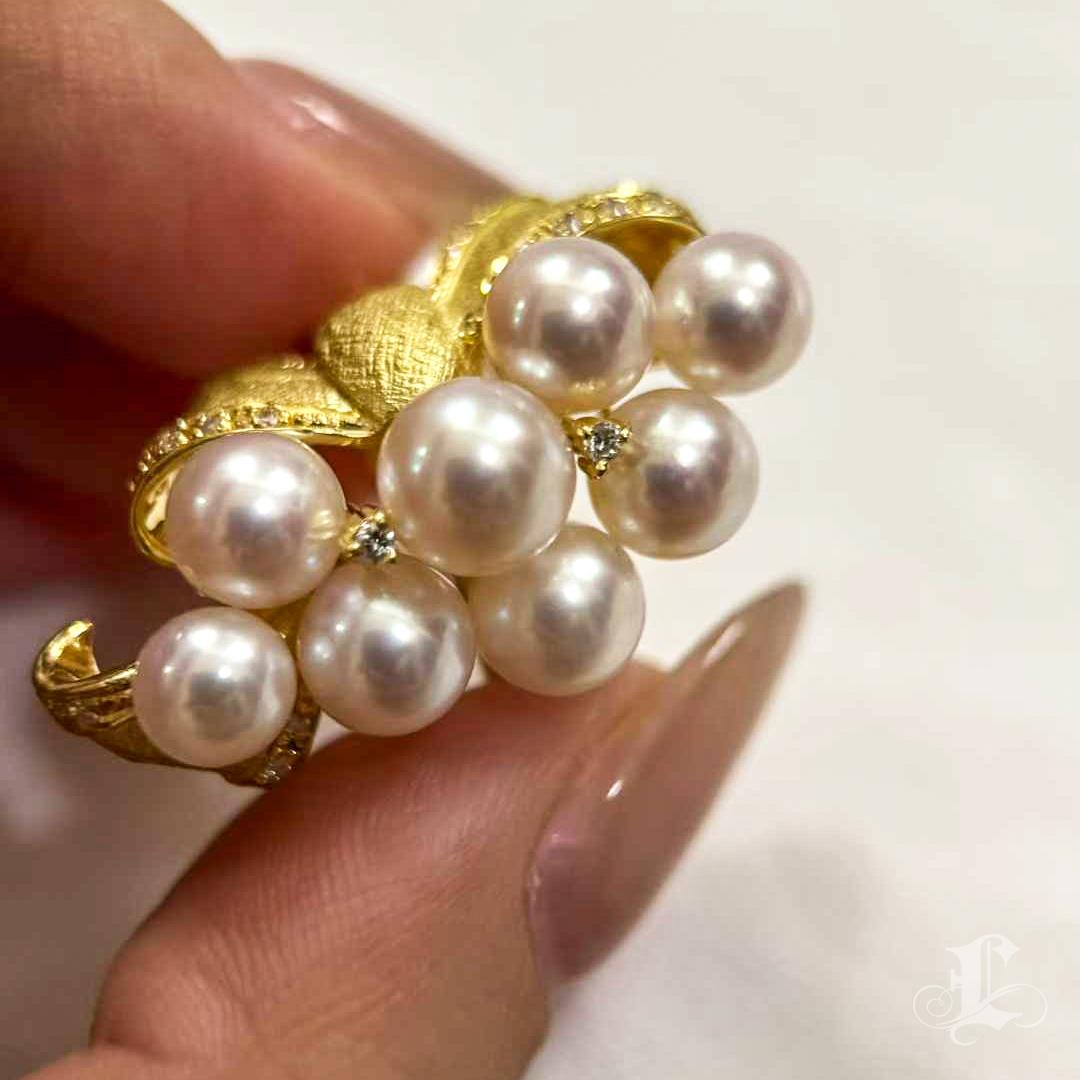 【Vine Symphony】Anillo de perlas Akoya y lazo de diamantes en oro de 18 quilates en venta 4