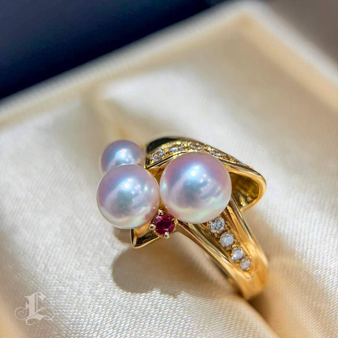 【Sinfonia della vite】 Anello con fiore a tromba di perla Akoya in oro 18 carati e diamanti in vendita 1