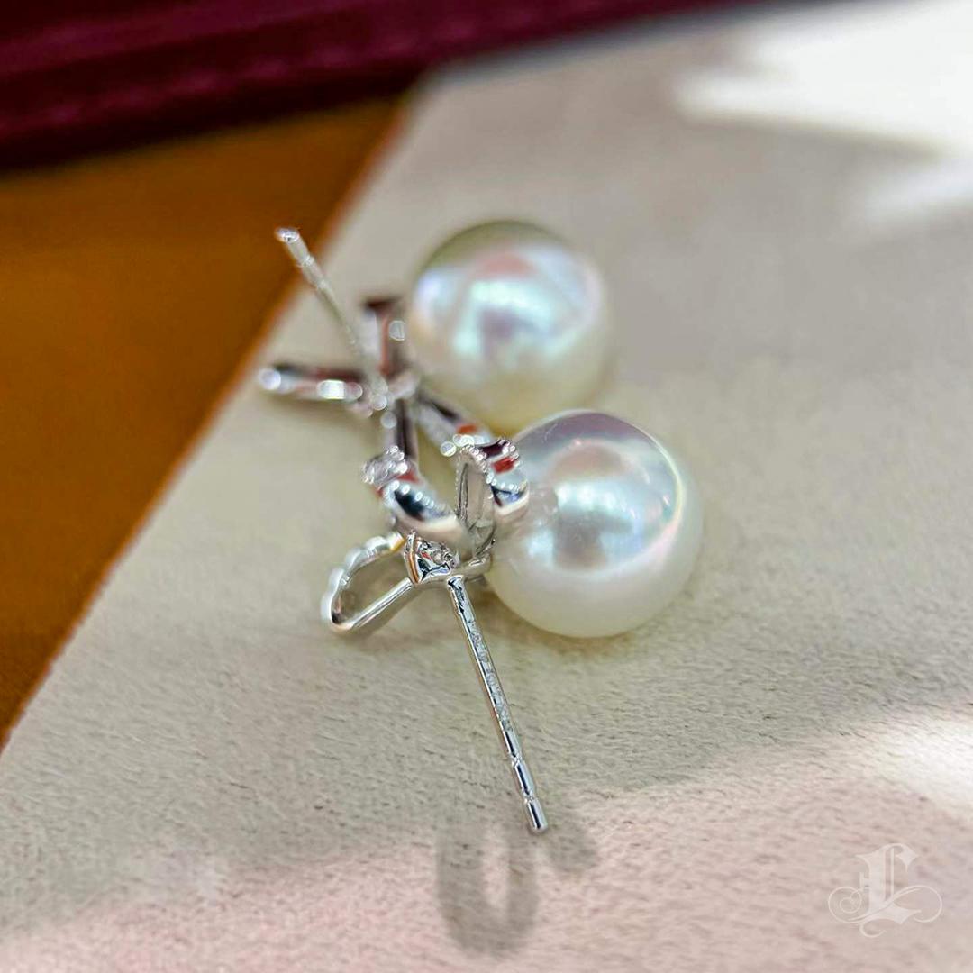 Orecchini a fiocco con diamanti e perle dei mari del Sud da 9,5-10 mm in vendita 3