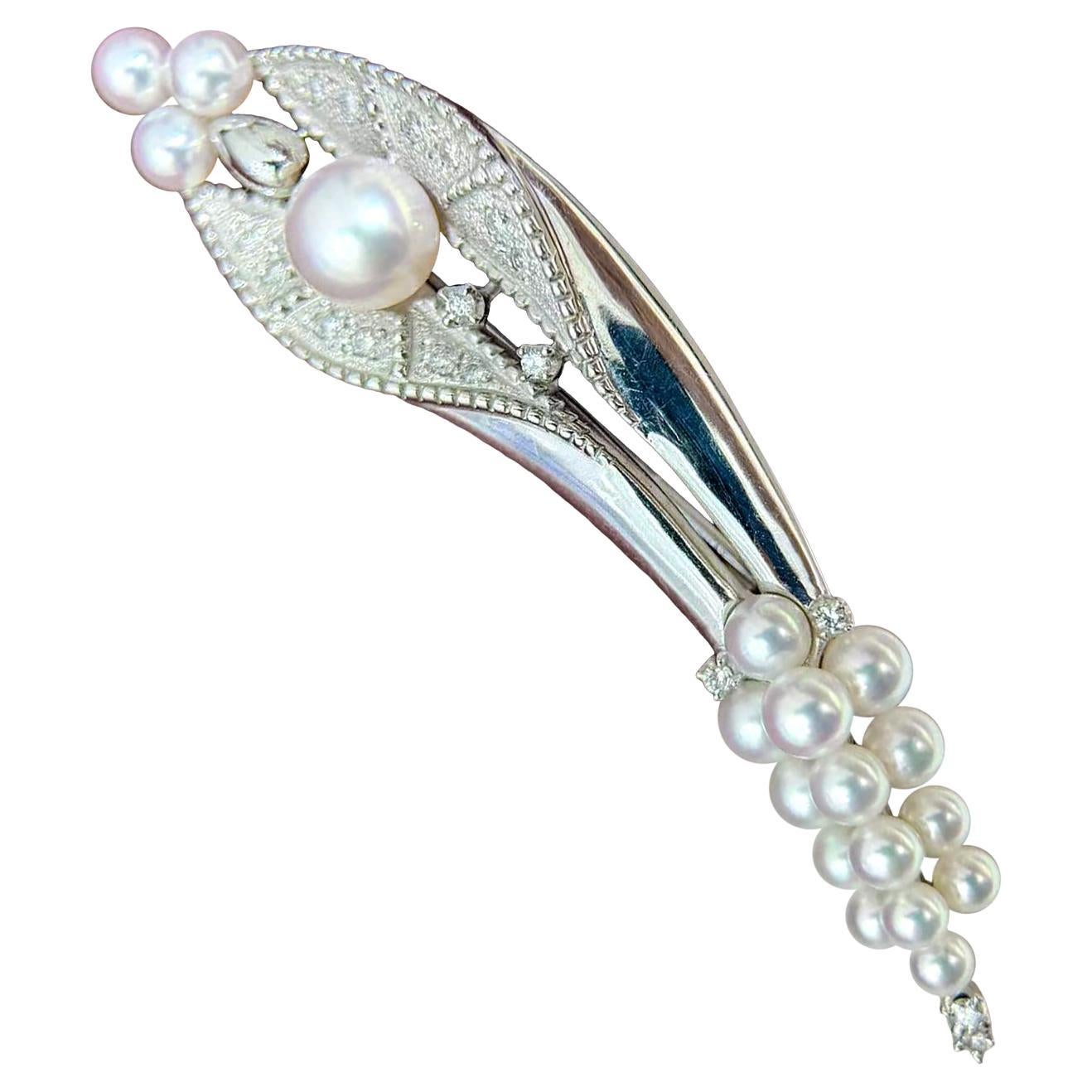 Spilla con diamante e perla Akoya di Aurora in vendita