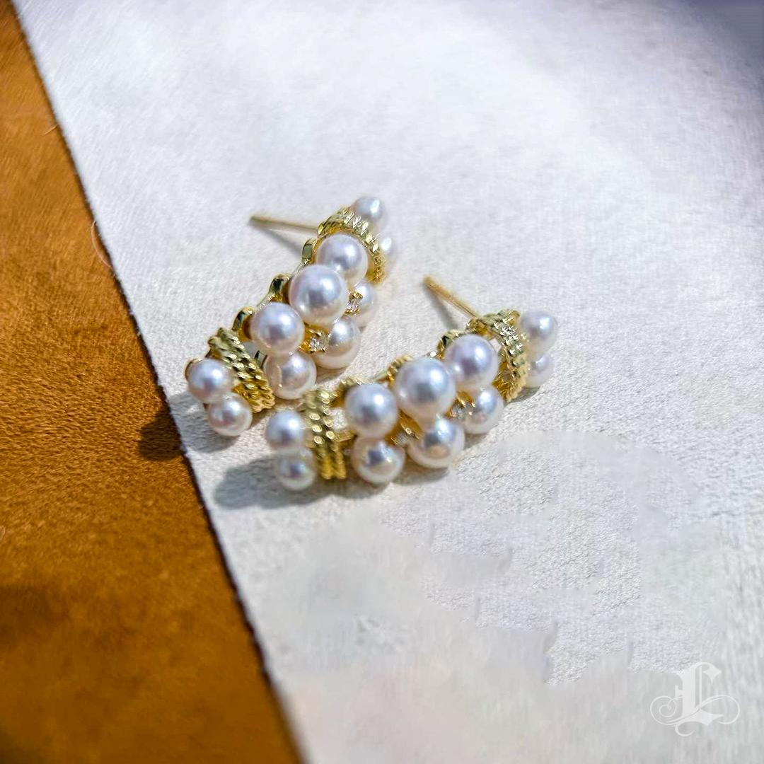 【Sinfonia di vite】Orecchini con perle Akoya e diamanti a ghirlanda in vendita 2