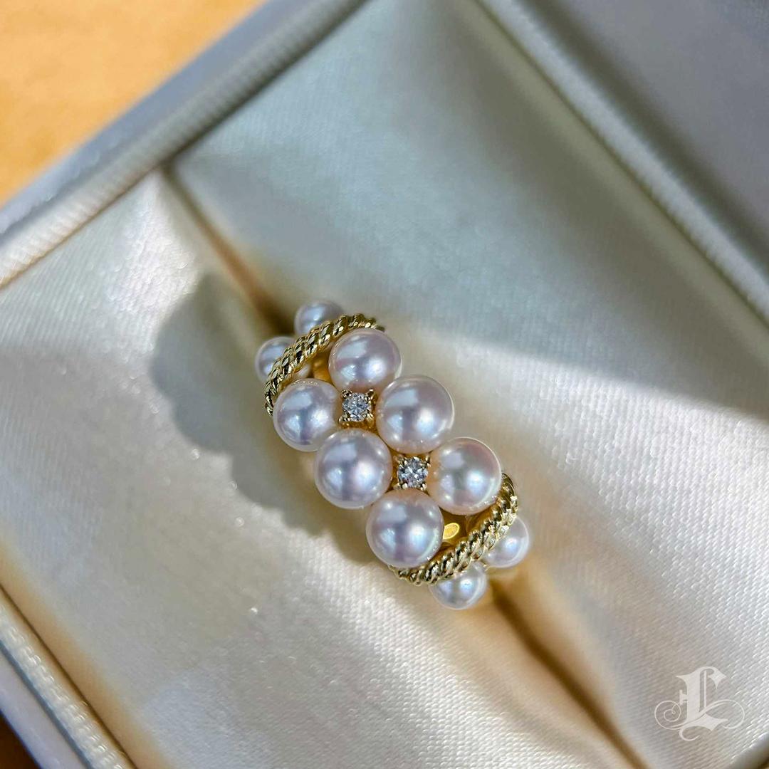 Donna Anello con ghirlanda di perle Akoya e diamanti in vendita