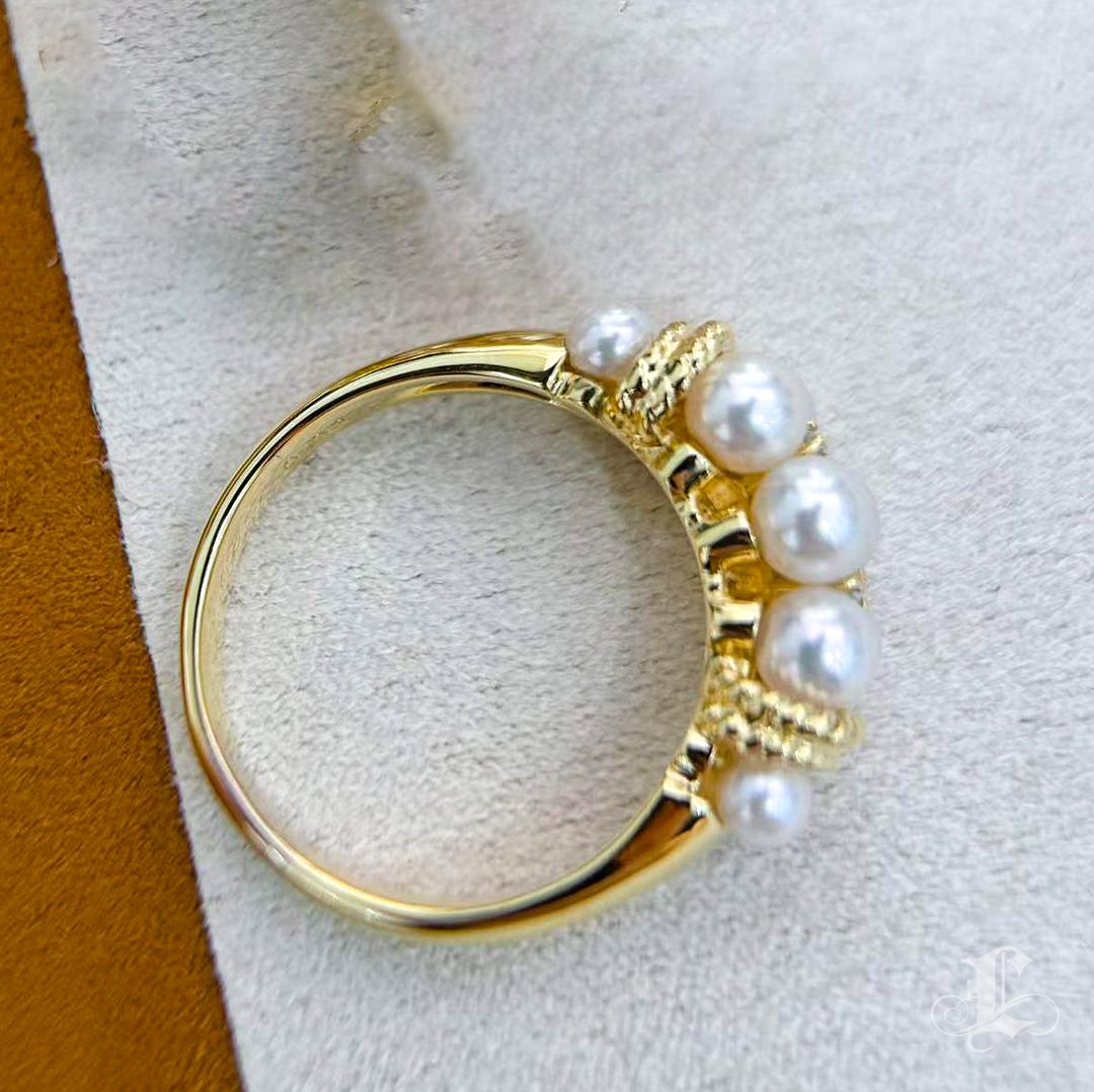 Anello con ghirlanda di perle Akoya e diamanti in vendita 1