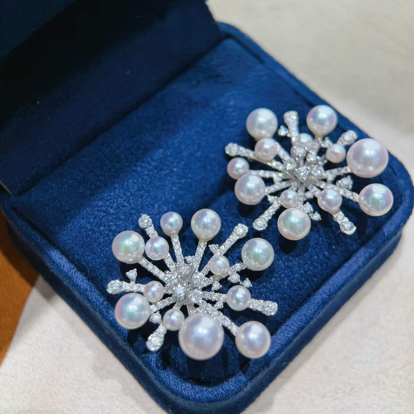 Orecchini con diamanti a forma di fiocco di neve di Aurora Akoya in vendita 3