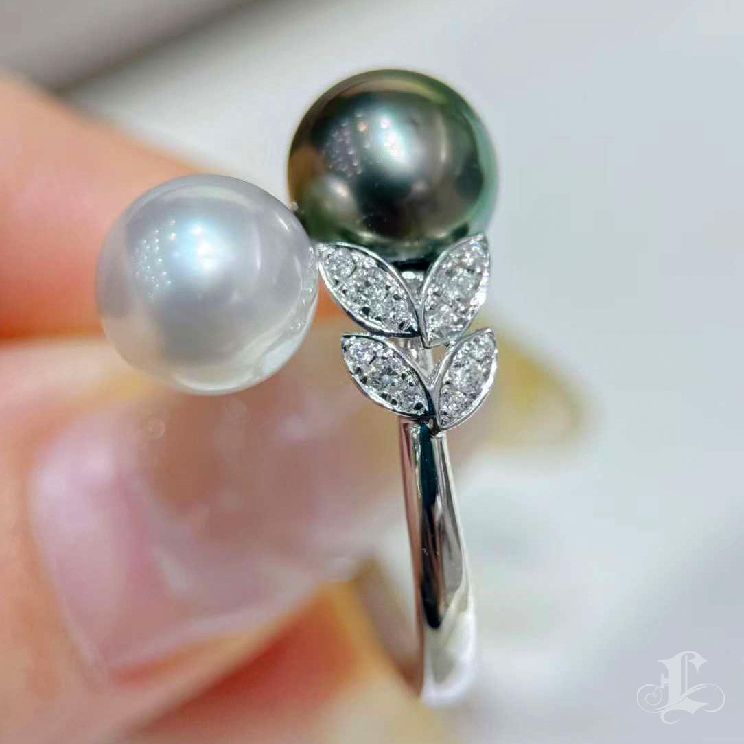 Donna 【Sinfonia della vite】Aurora Duo Harmony Anello con perle di Tahiti e diamanti dei mari del Sud in vendita