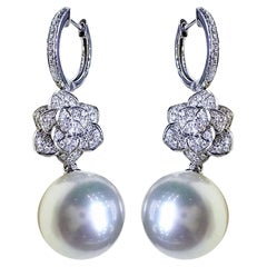 【Sinfonia di vite】 Orecchini floreali con perle dei mari del sud e pavé di diamanti Grace in fiore