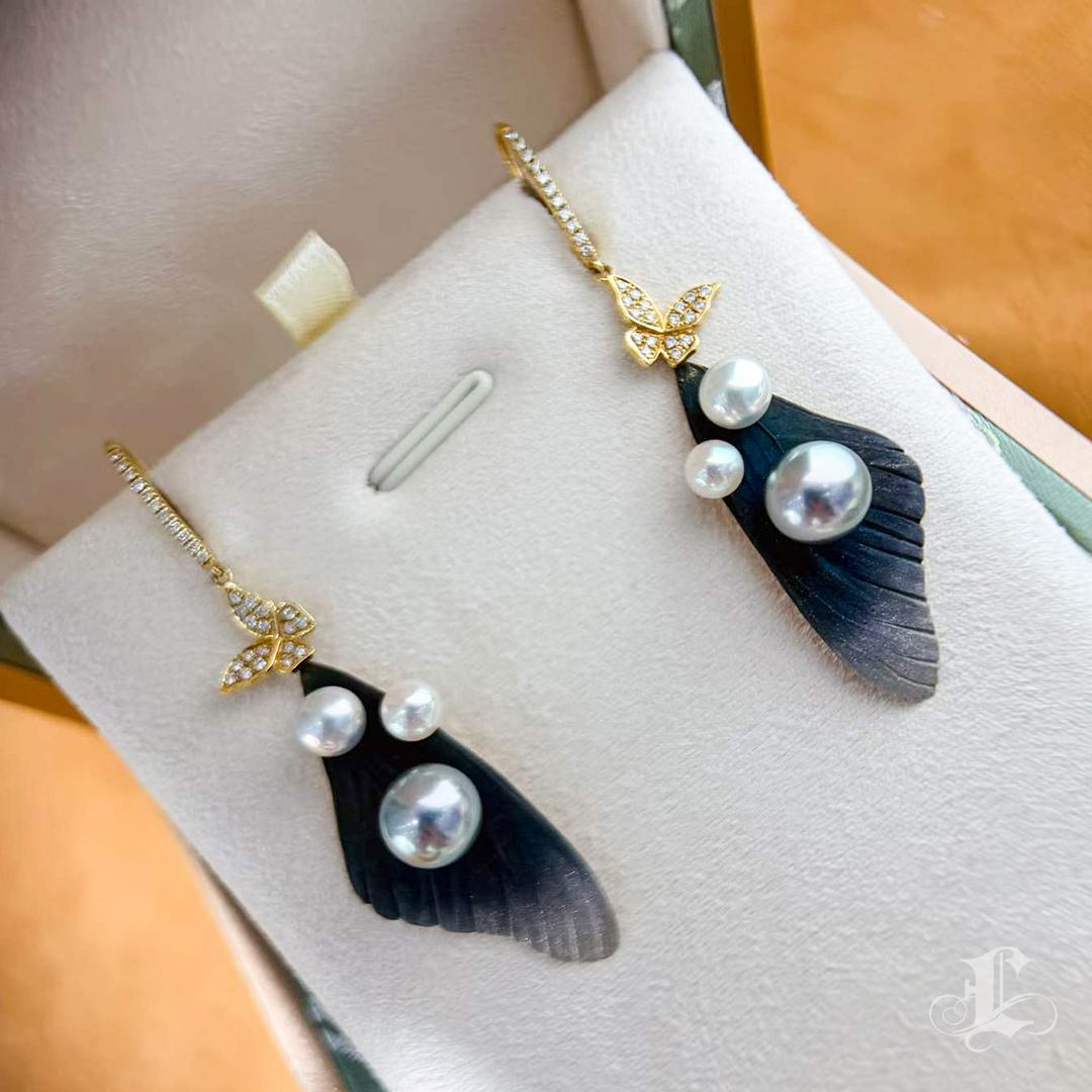 【Vine Symphony】Butterfly Diamond Dust Finished Tahitian & Akoya Pearl Earrings For Sale 3