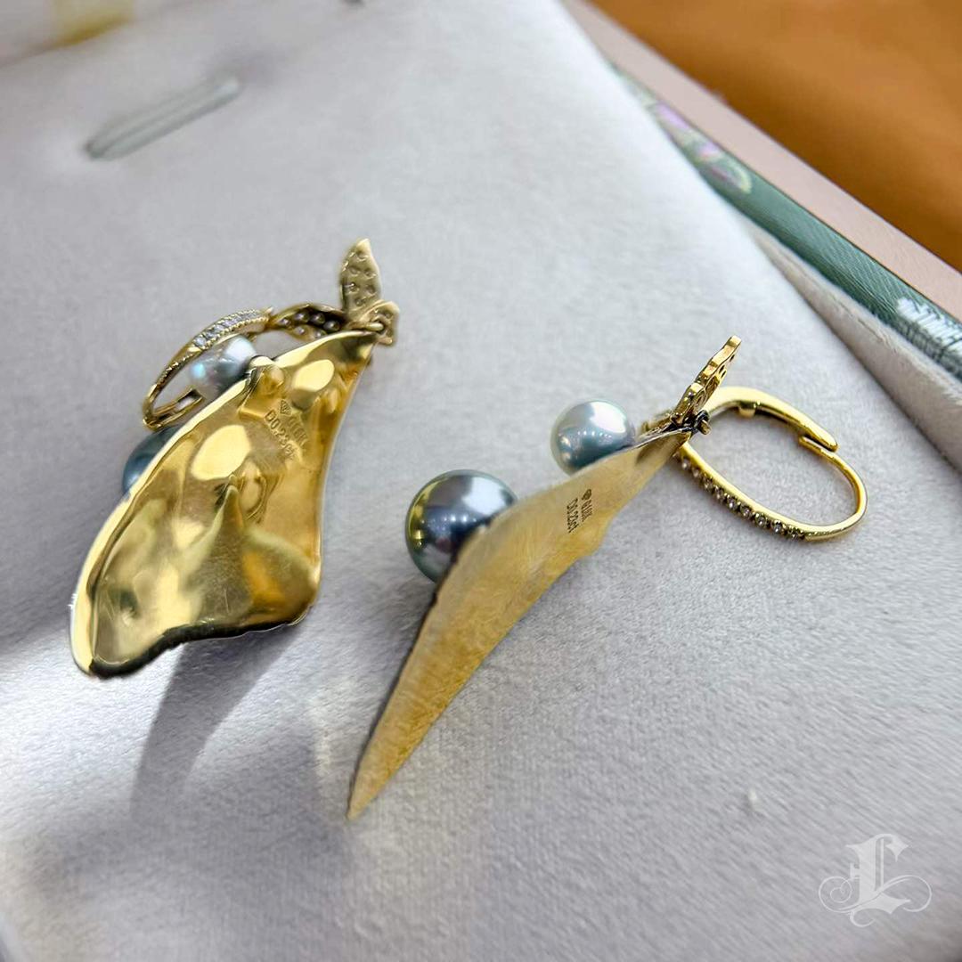 【Vine Symphony】Butterfly Diamond Dust Finished Tahitian & Akoya Pearl Earrings For Sale 4