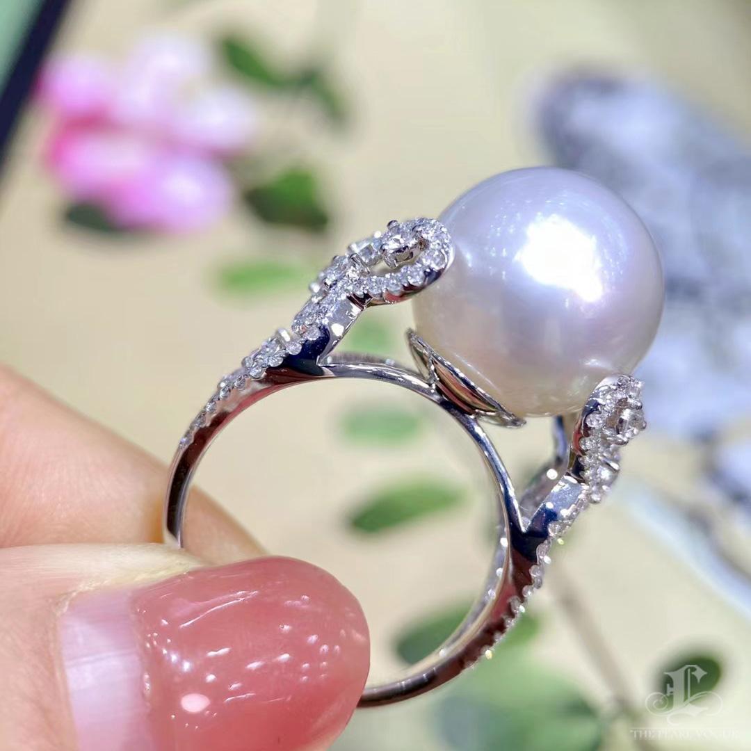 【Vine Symphony】Butterfly Embrace South Sea Pearl Diamond Ring For Sale 1