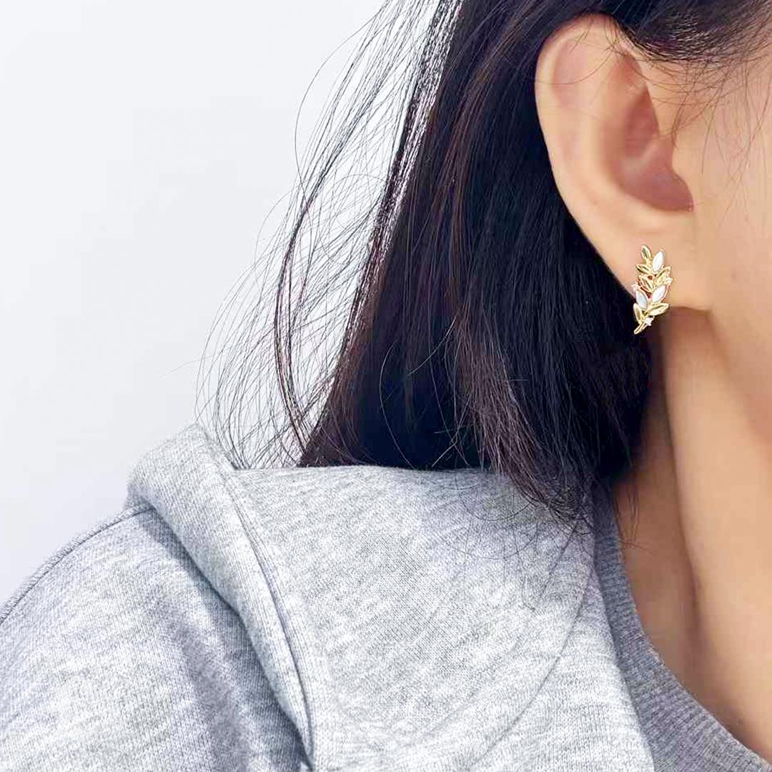 【Vine Symphony】Convertible Golden South Sea Pearl Mother-of-Pearl Leaf Earrings For Sale 5