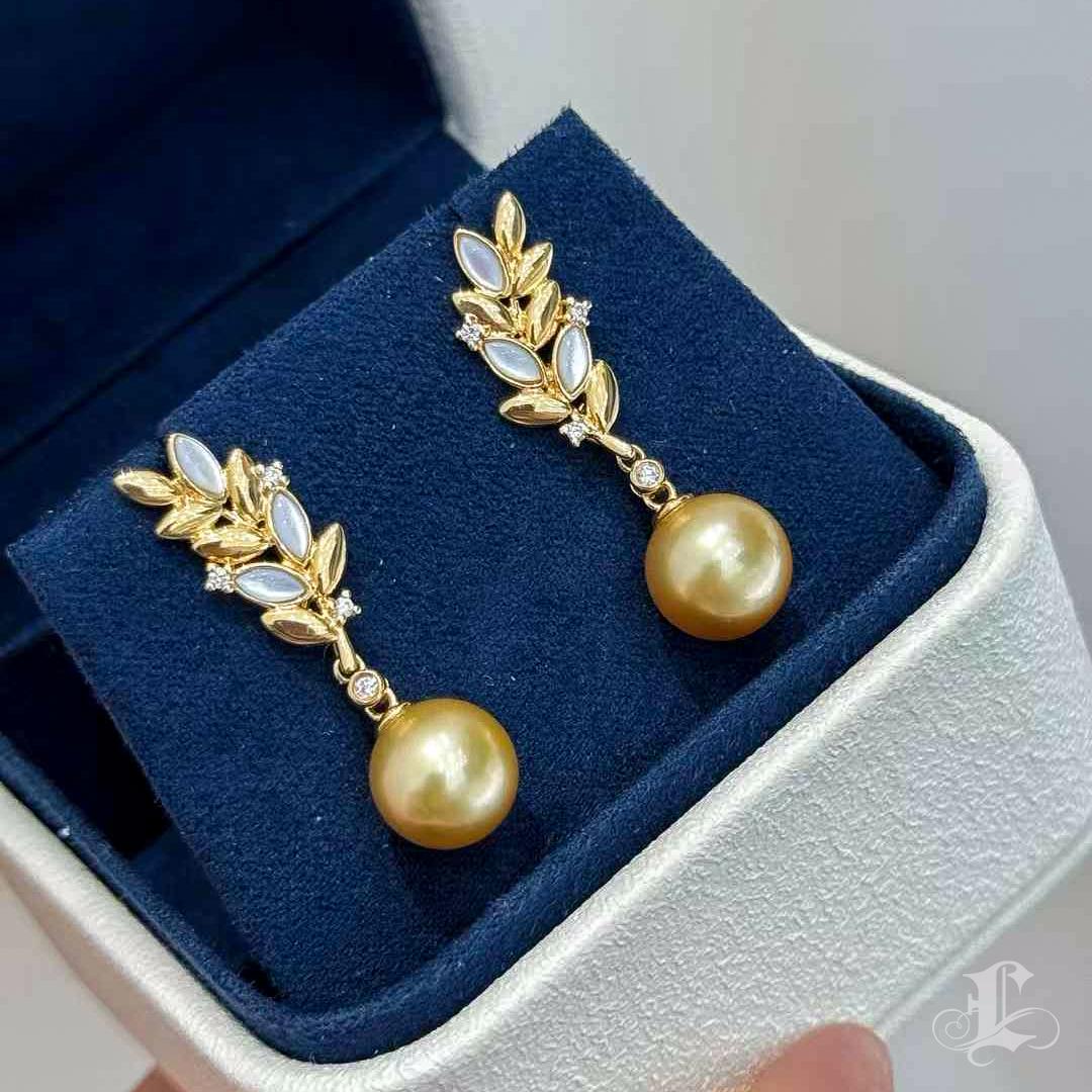 【Vine Symphony】Convertible Golden South Sea Pearl Mother-of-Pearl Leaf Earrings For Sale 4