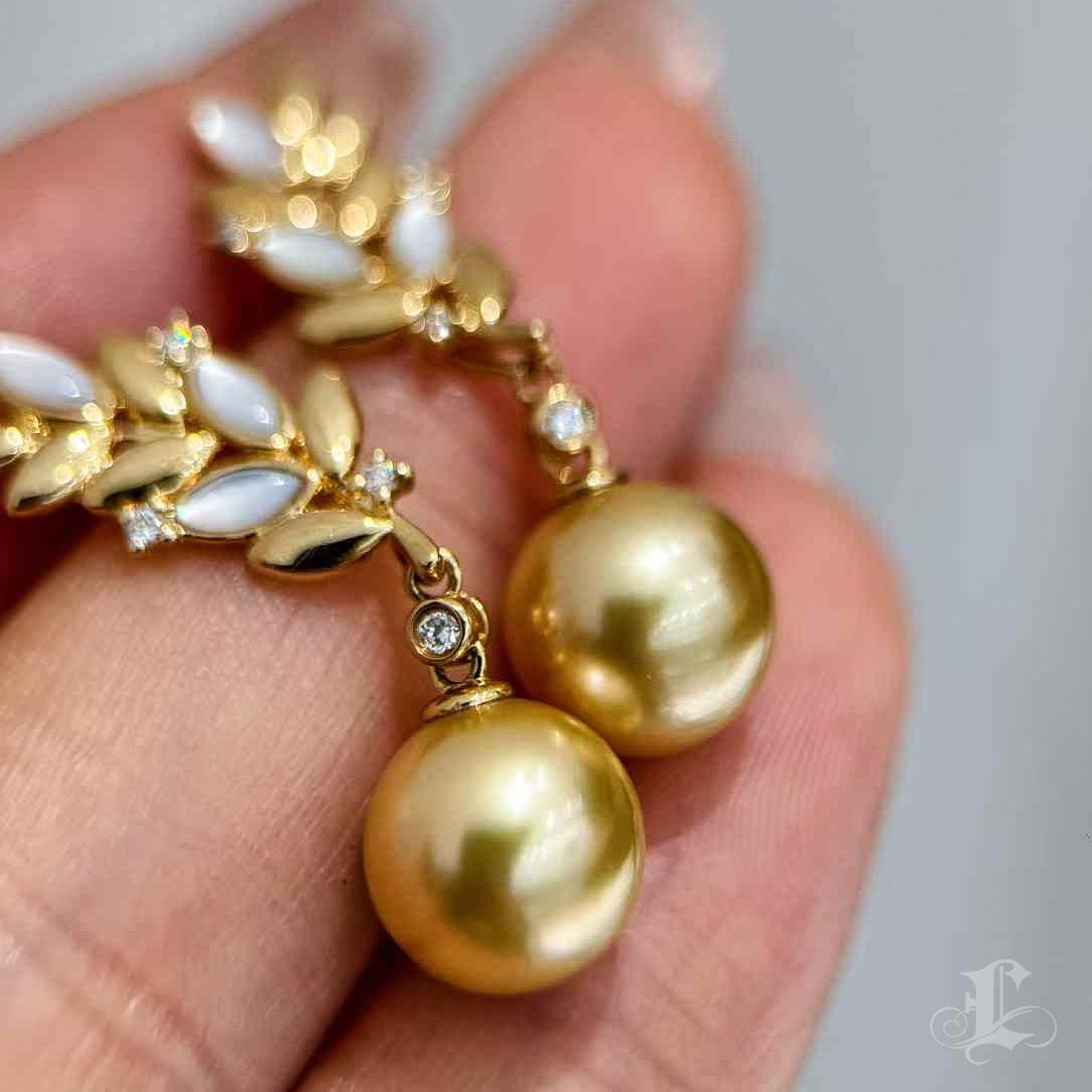 【Vine Symphony】Convertible Golden South Sea Pearl Mother-of-Pearl Leaf Earrings For Sale 1