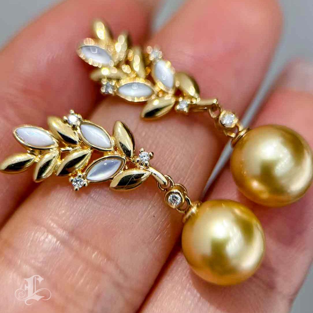 【Vine Symphony】Convertible Golden South Sea Pearl Mother-of-Pearl Leaf Earrings For Sale 2