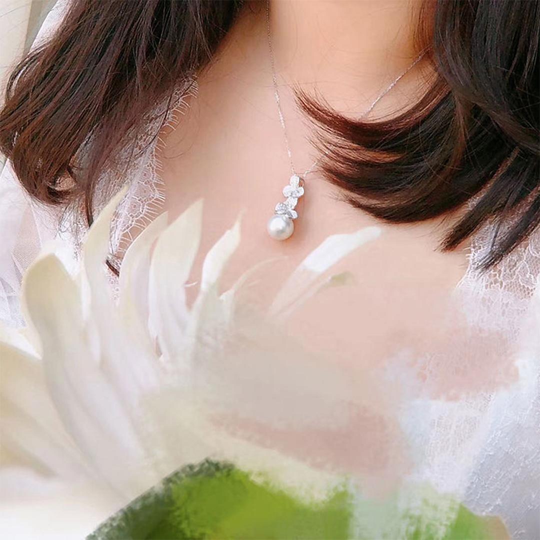 【Sinfonia di vite】Ciondolo con diamante e perla bianca dei mari del sud in oro bianco 18 carati in vendita 4