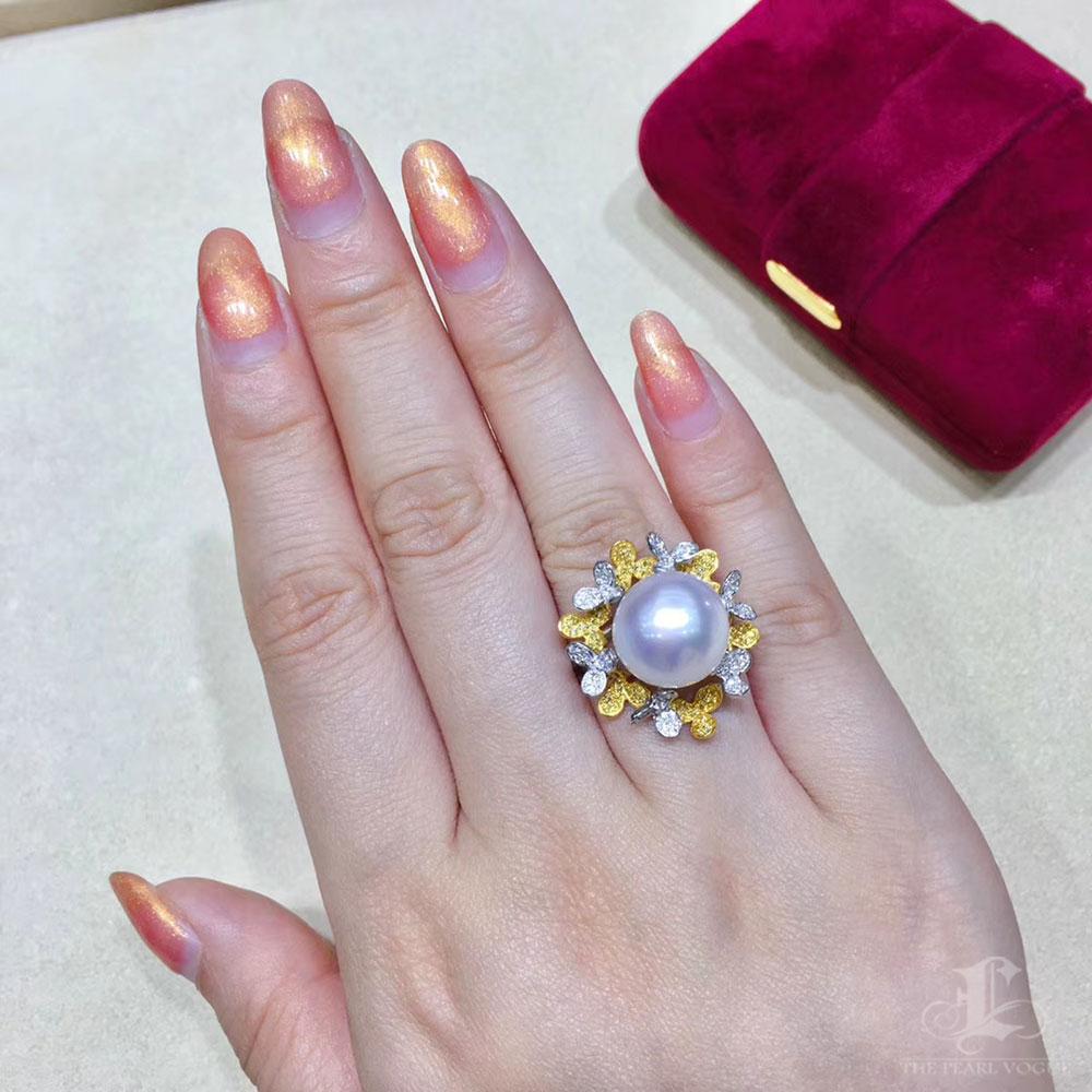 Grezzo 【Sinfonia di vite】 Anello con perle dei mari del sud e diamanti, oro 18k in vendita