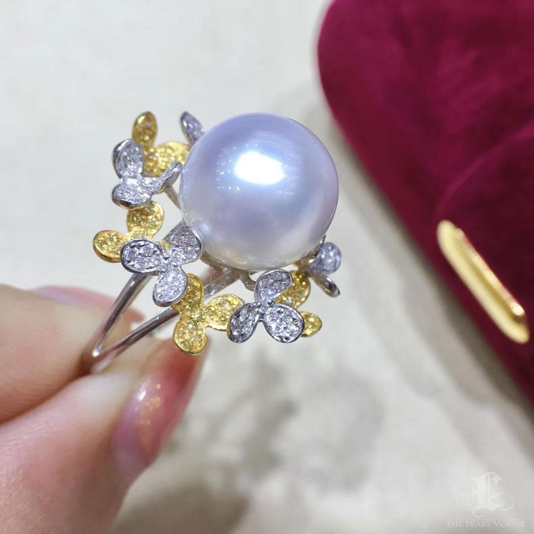 【Sinfonia di vite】 Anello con perle dei mari del sud e diamanti, oro 18k in vendita 1